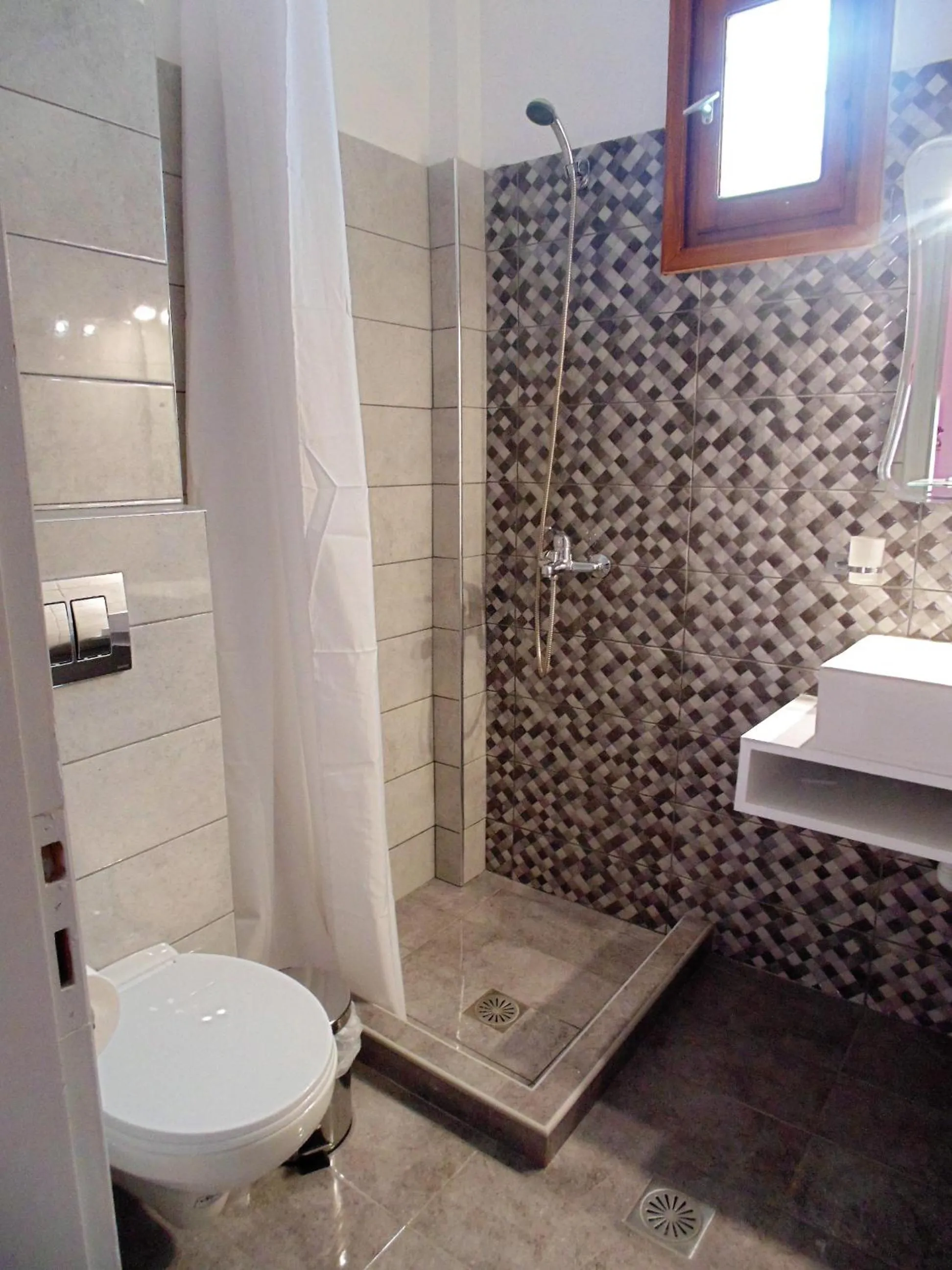 Photo of the whole room in Froudi Rooms