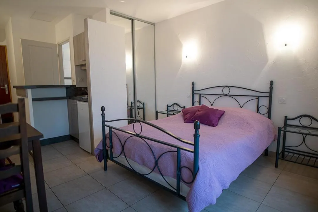 Bed in La Bastide des Pins