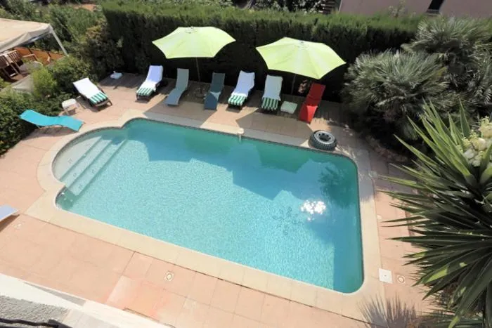 Swimming pool in La Bastide des Pins
