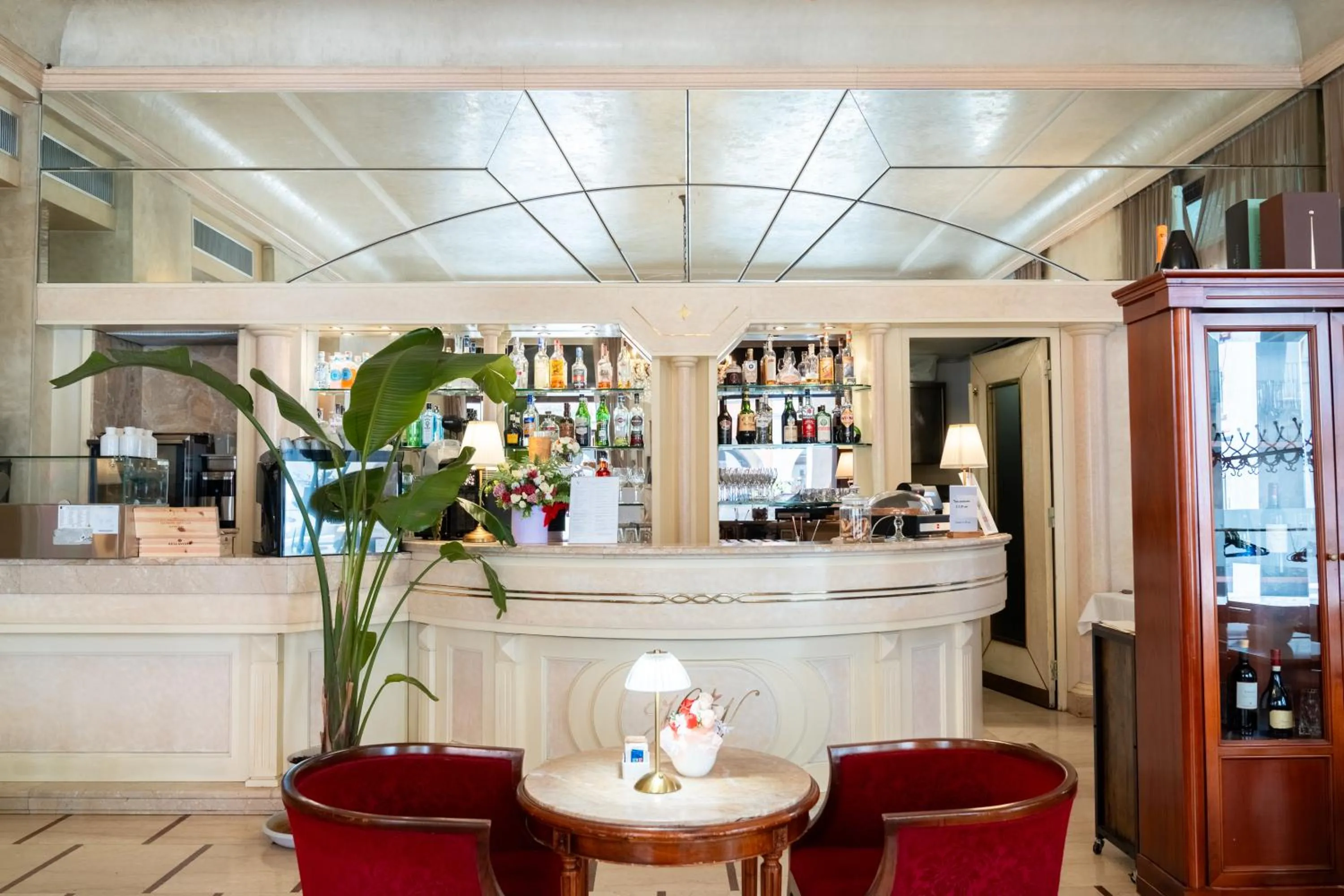 Restaurant/places to eat in Hotel Vittoria