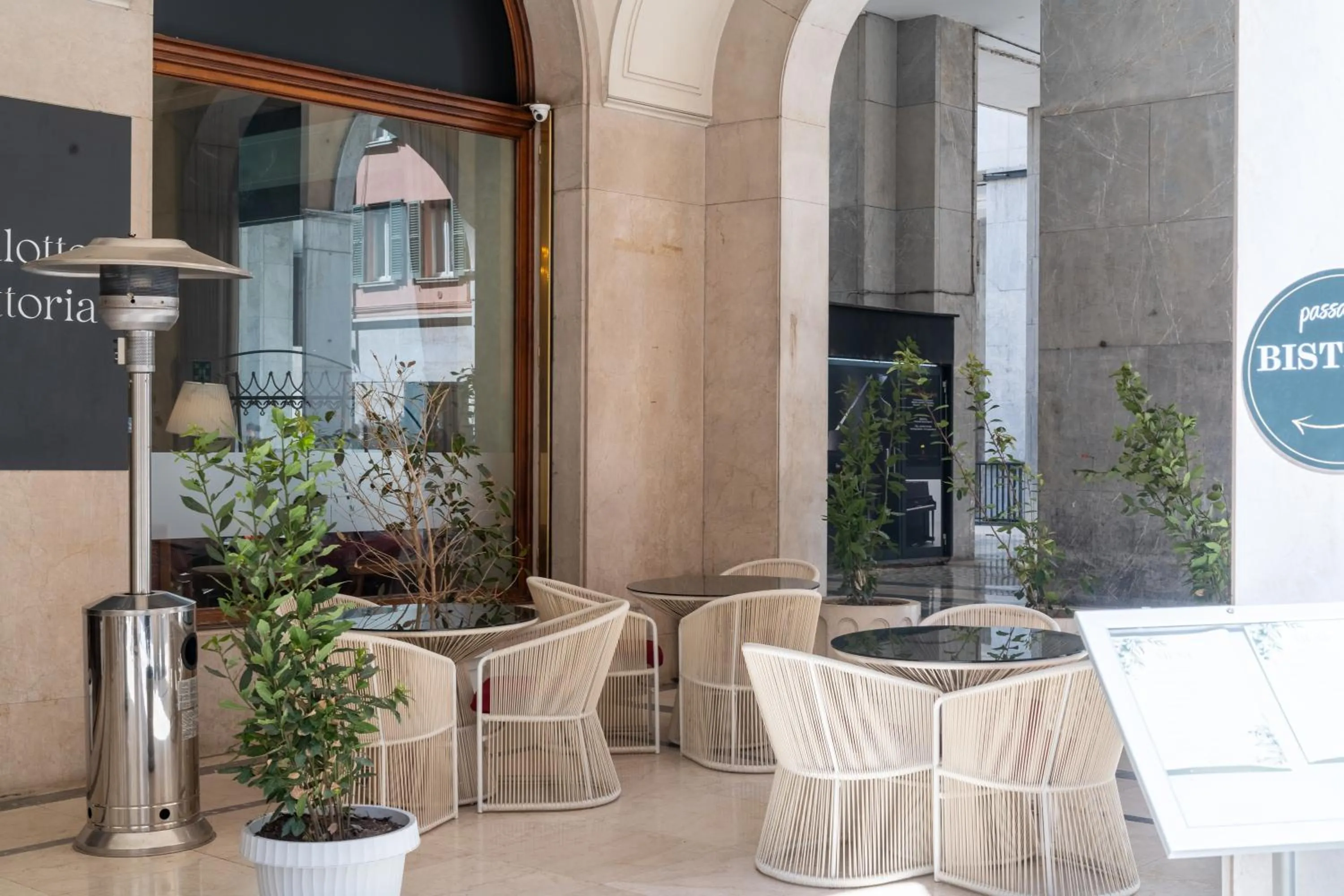 Restaurant/places to eat in Hotel Vittoria