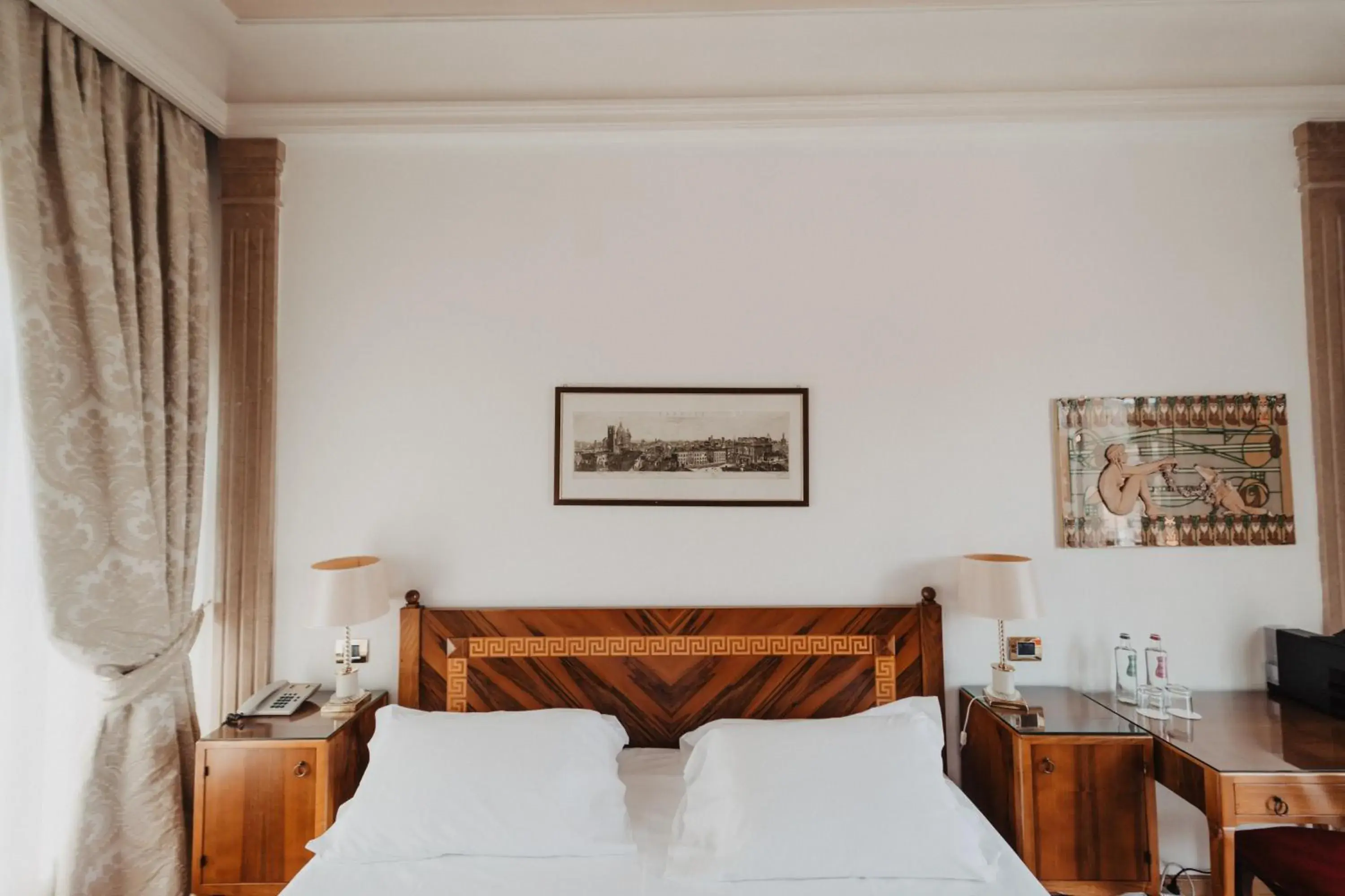 Suite with City View in Hotel Vittoria Suite with City View in Hotel Vittoria