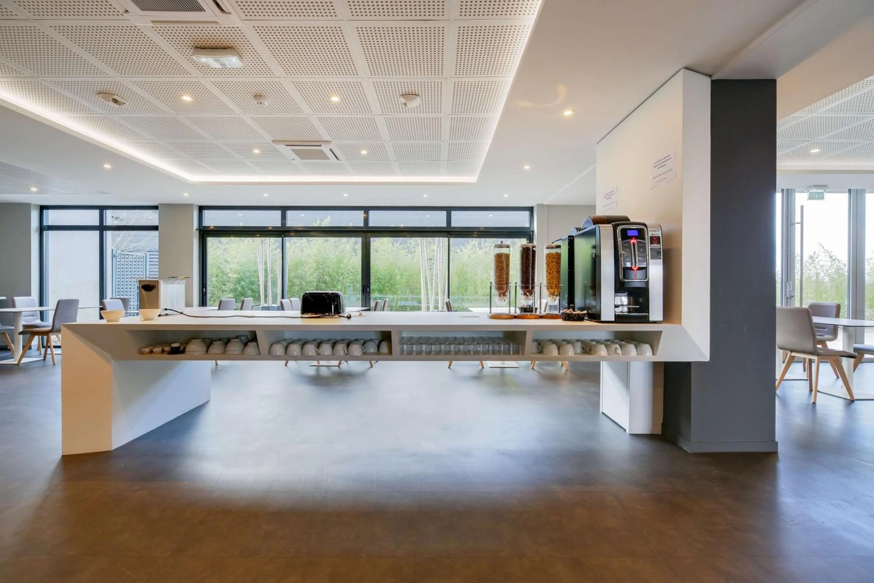 Breakfast in Brit Hotel Confort Saint-Dizier