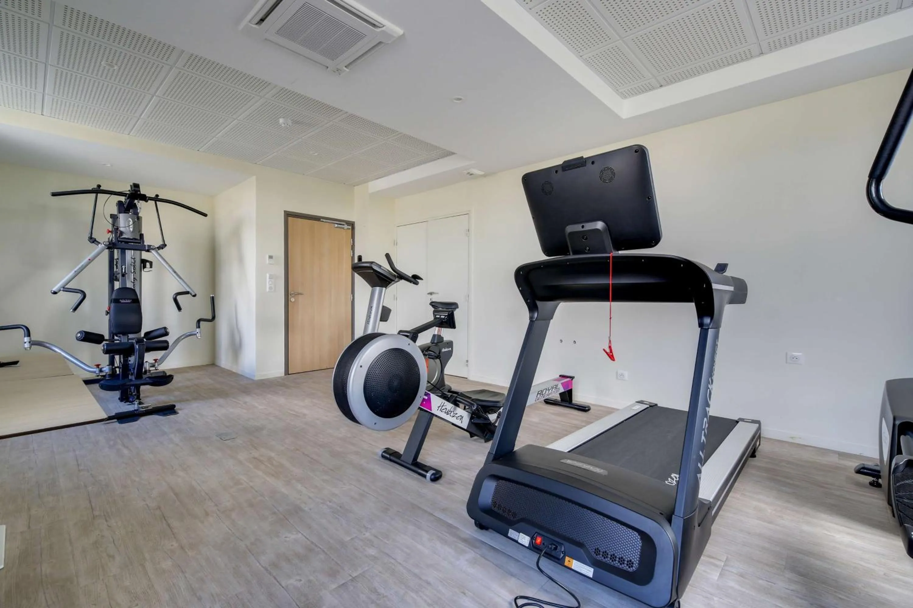 Fitness centre/facilities in Brit Hotel Confort Saint-Dizier