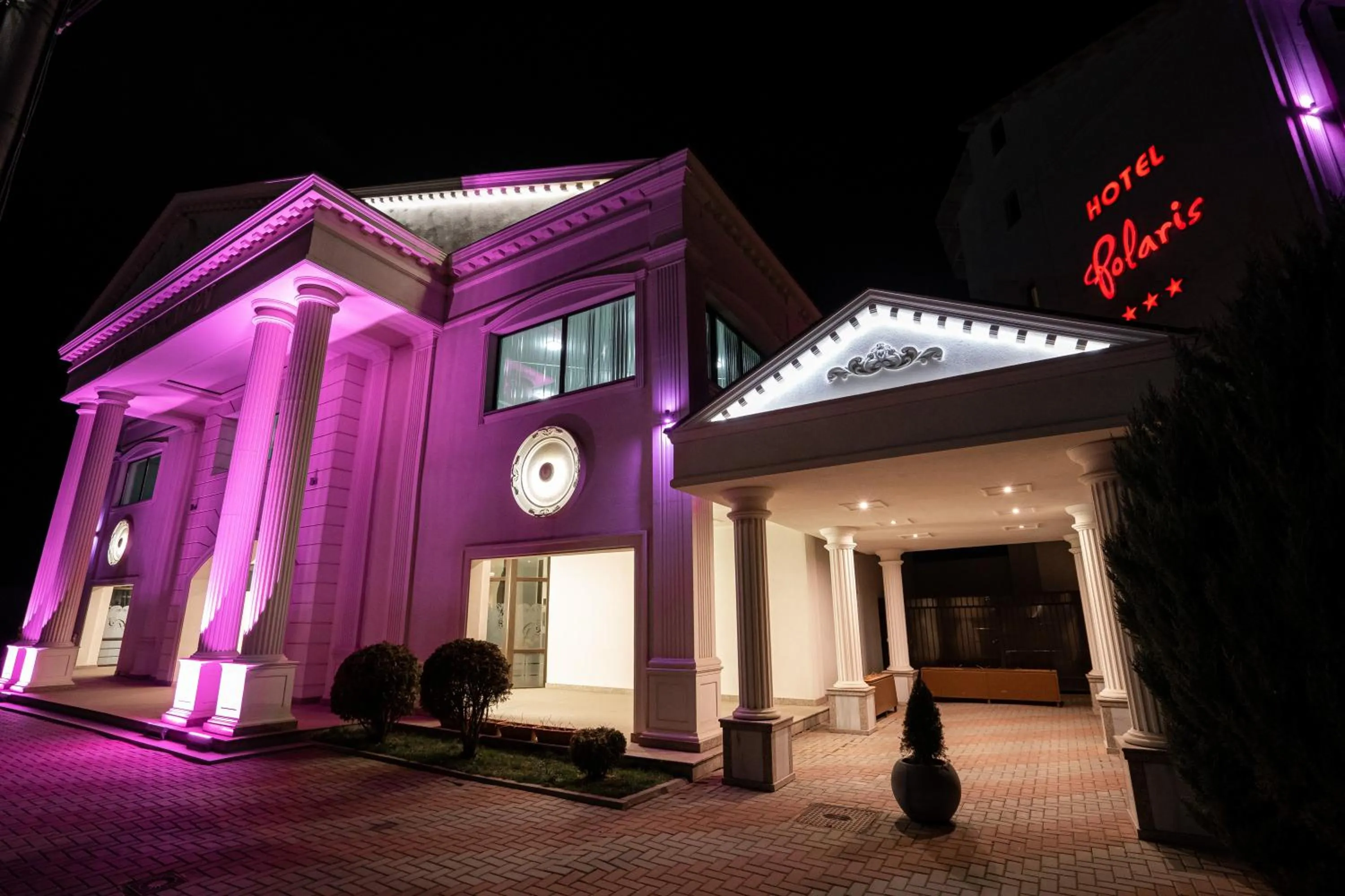 Facade/entrance in Hotel Polaris