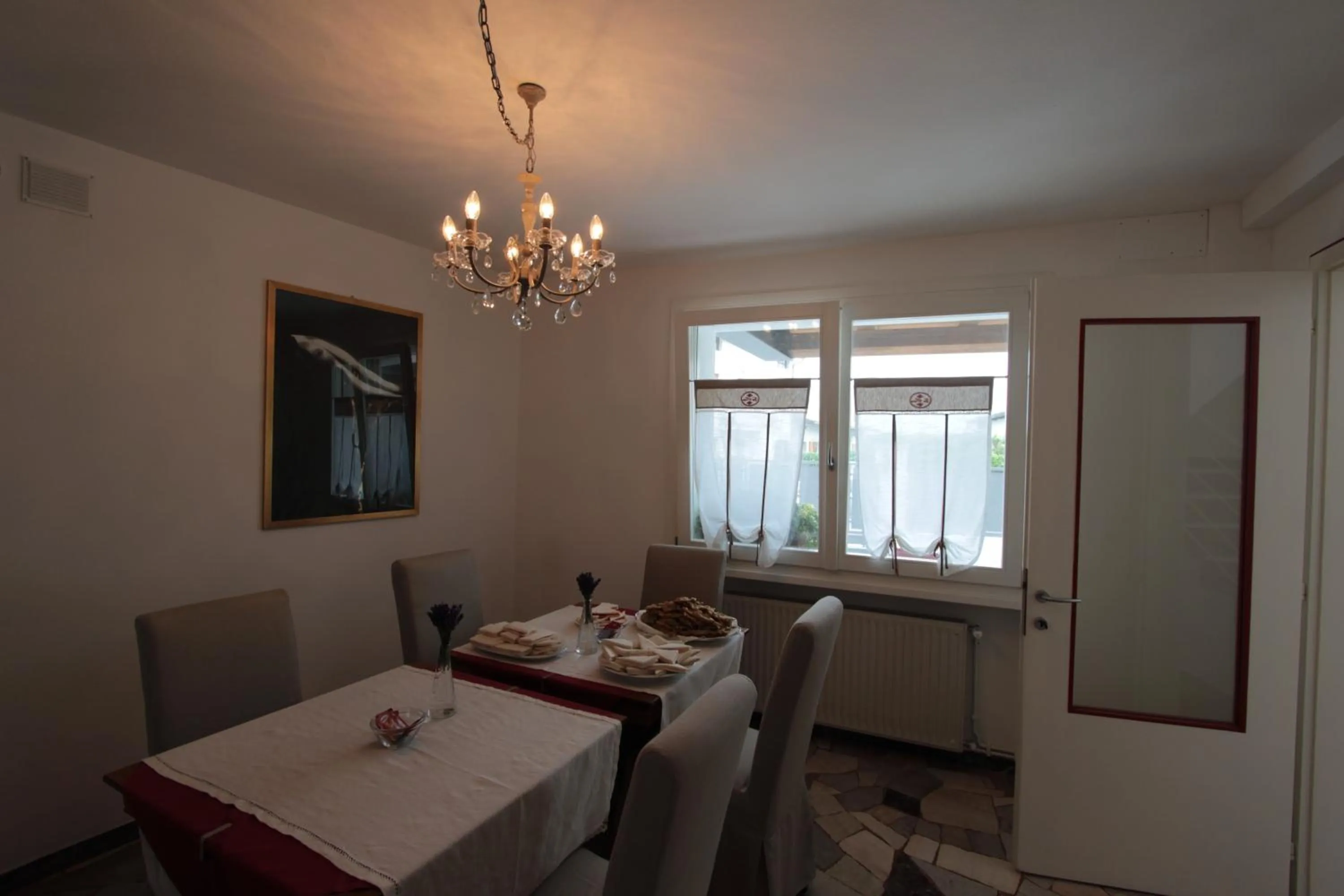 Communal lounge/ TV room in B&B Marina