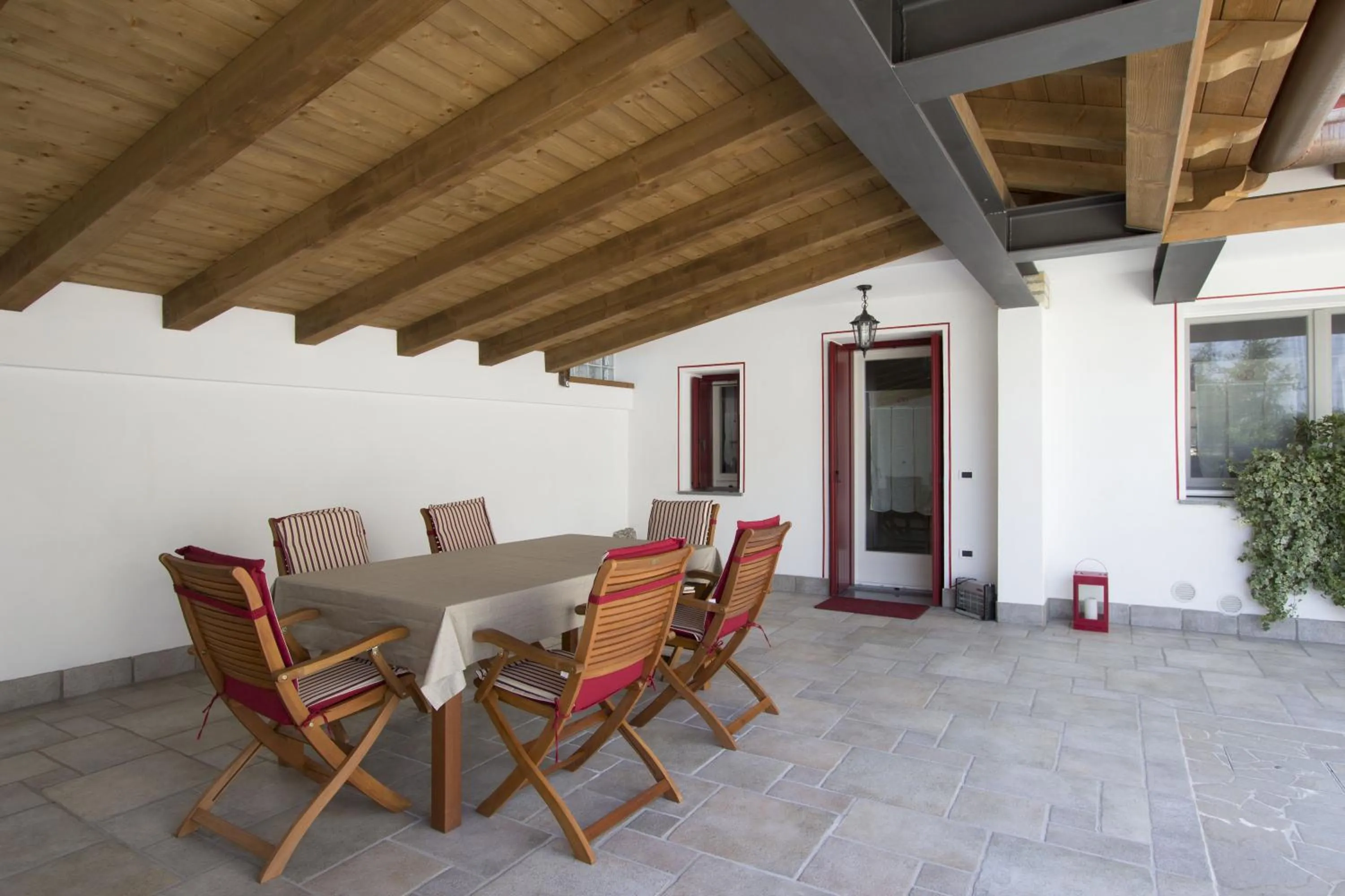 Restaurant/places to eat in B&B Marina