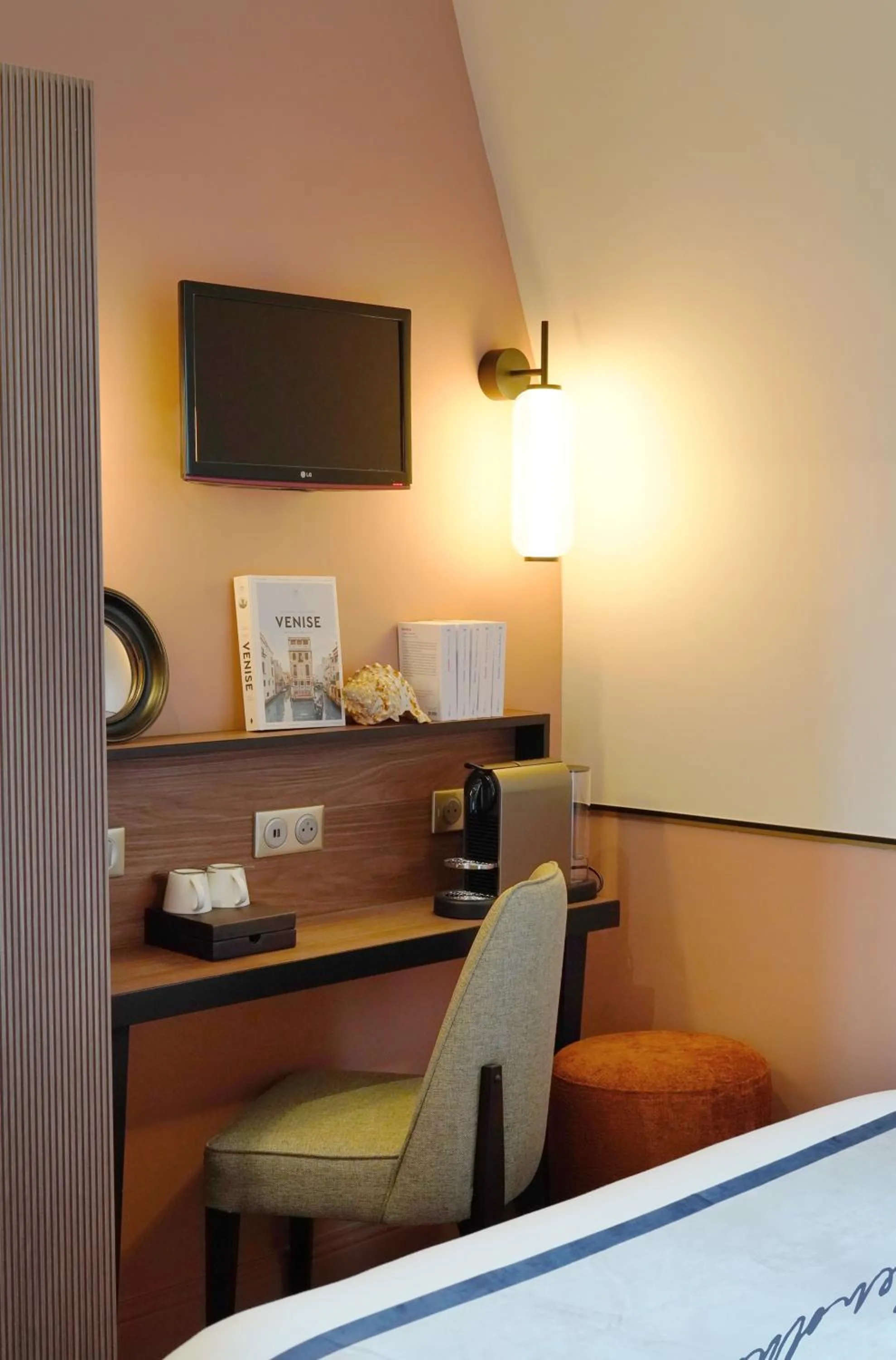 TV/Entertainment Center in Hotel Des Prélats