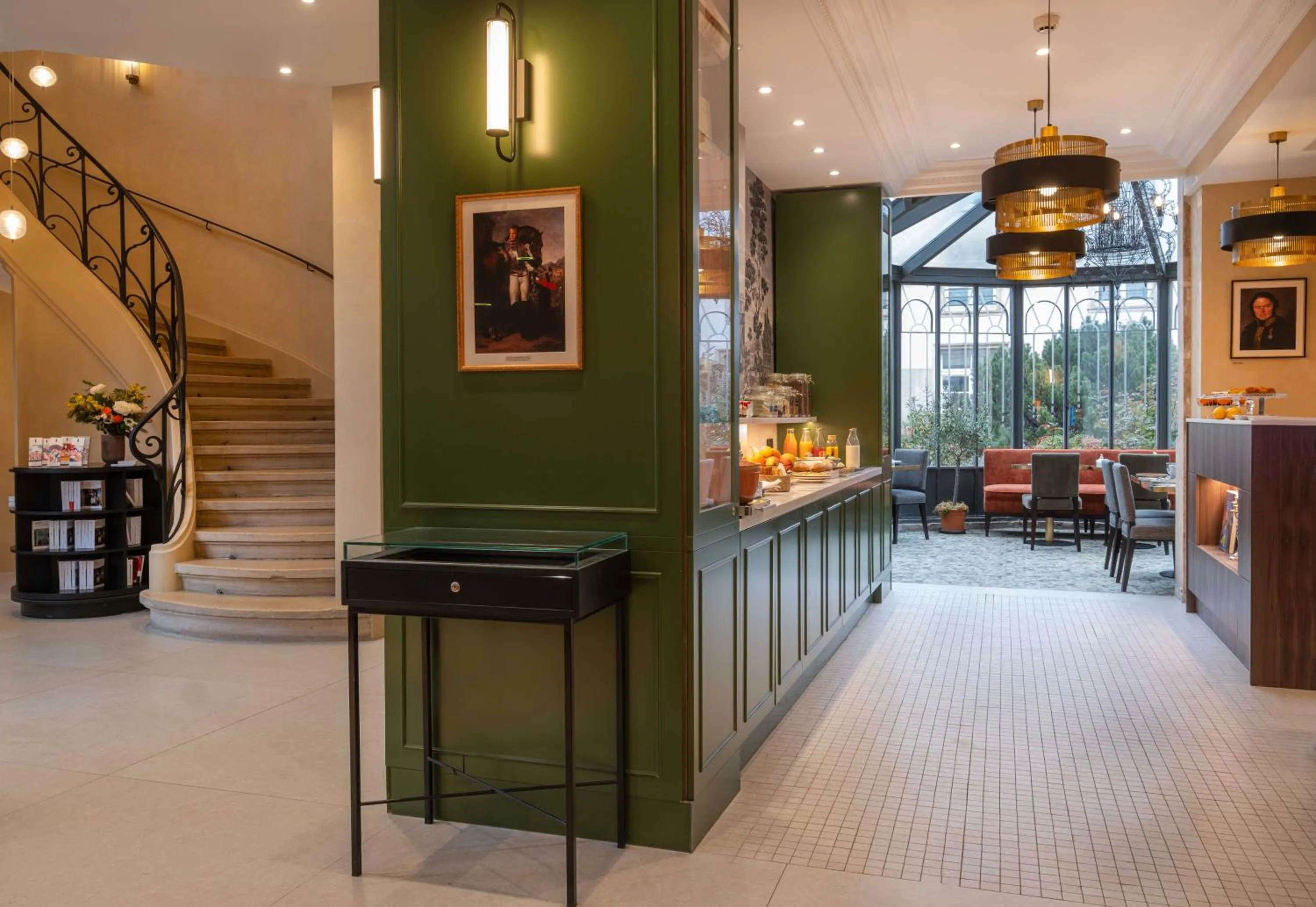 Lobby or reception in Hôtel Littéraire Stendhal et Spa