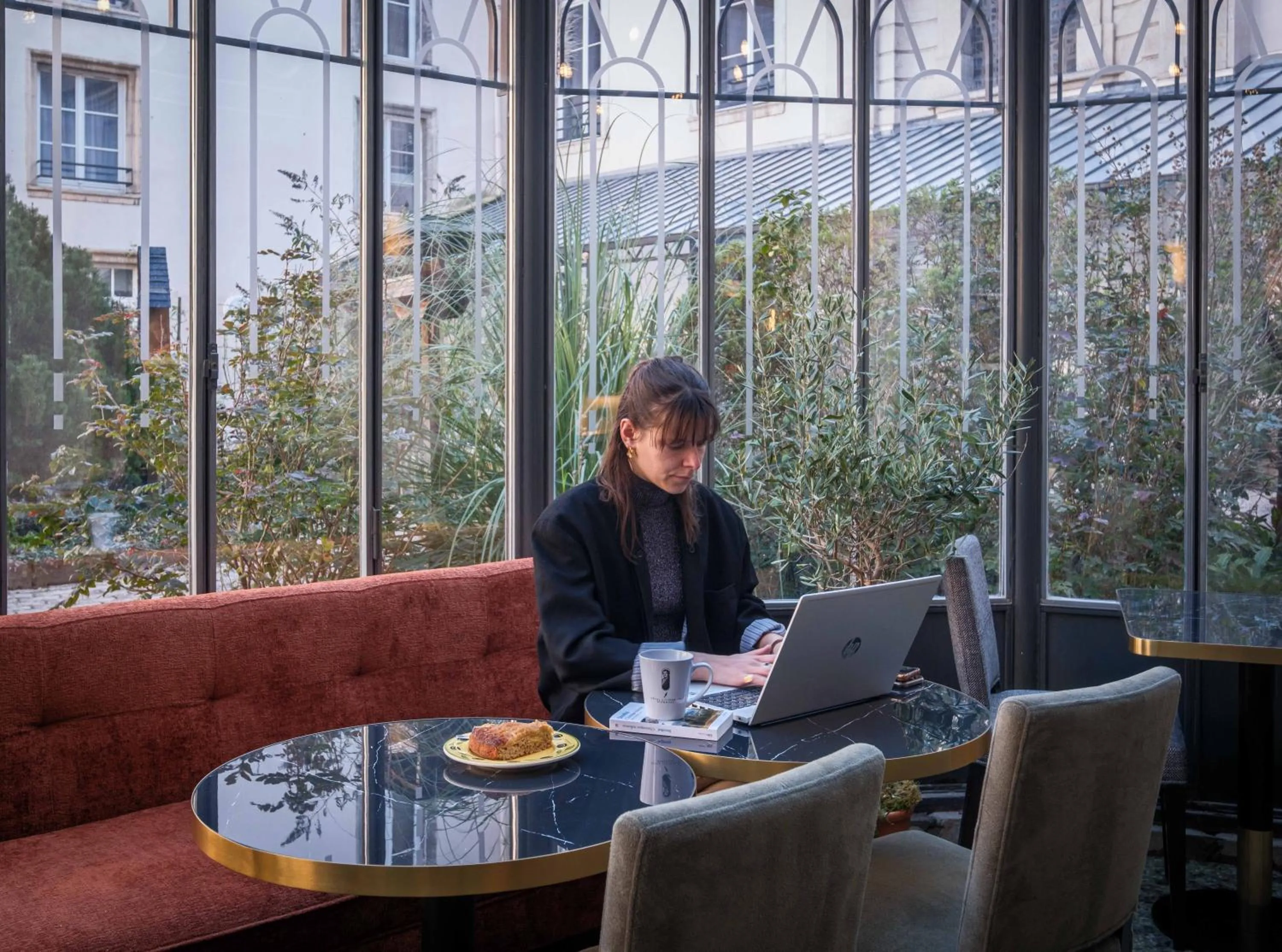 Lounge or bar in Hôtel Littéraire Stendhal et Spa