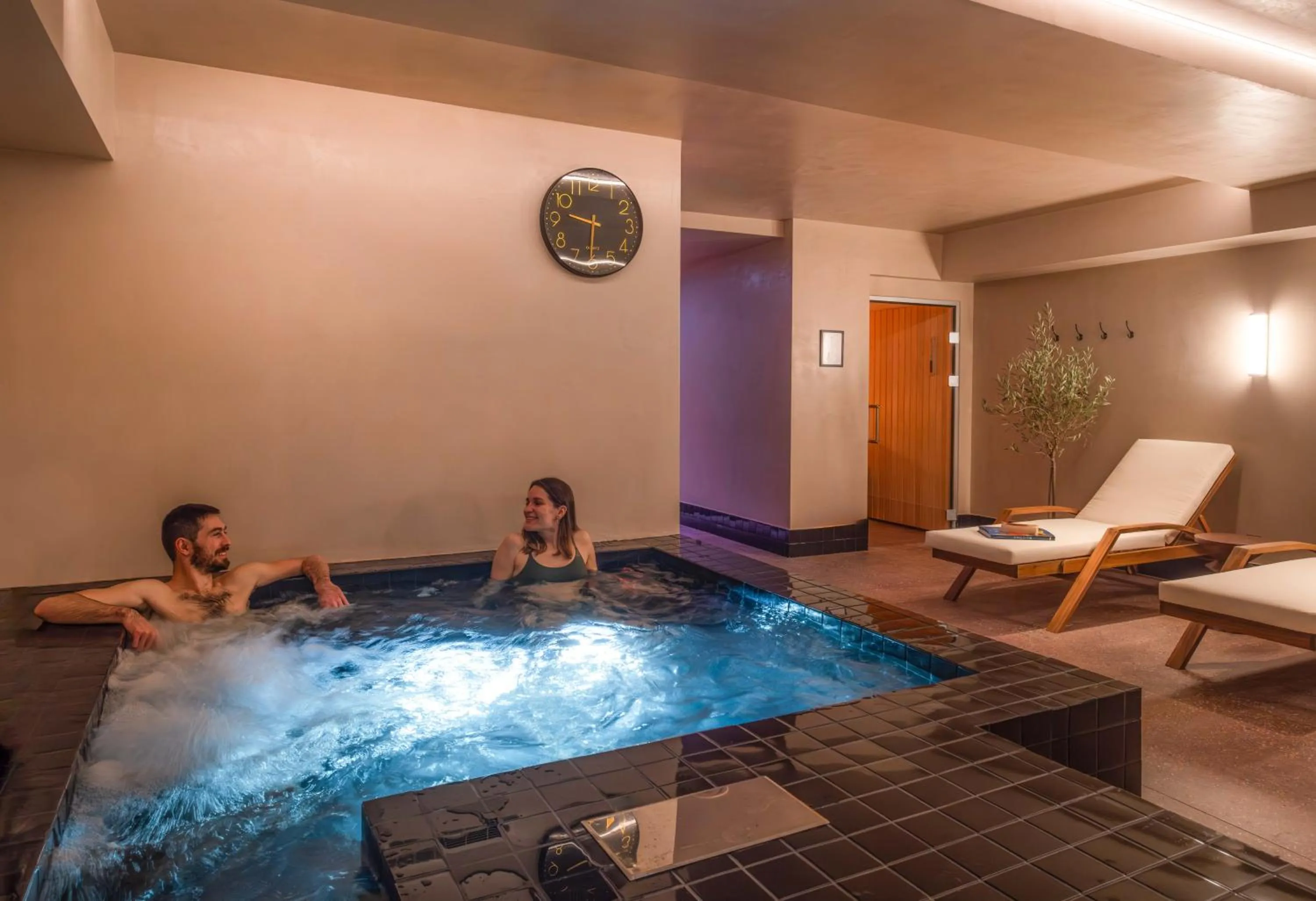 Spa and wellness centre/facilities in Hôtel Littéraire Stendhal et Spa