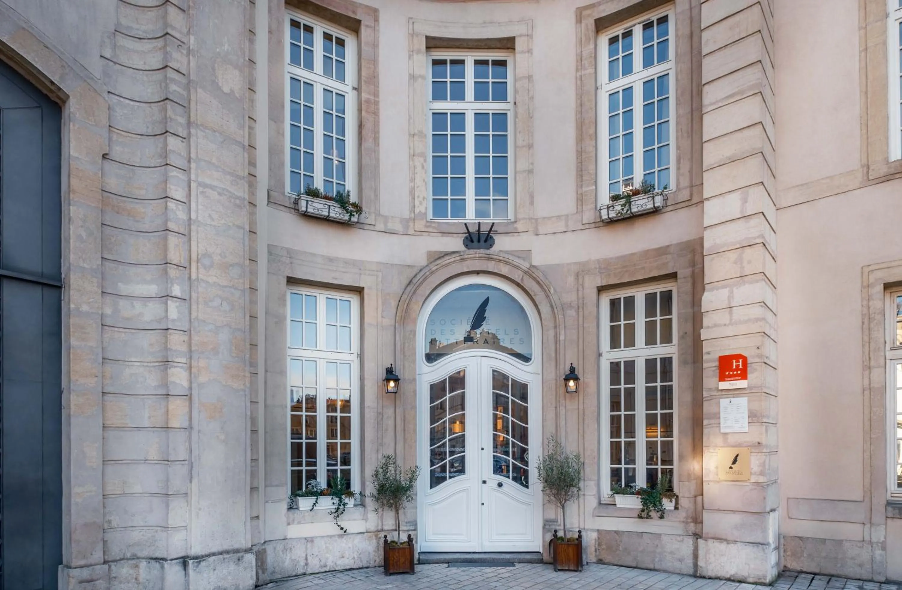 Property building in Hôtel Littéraire Stendhal et Spa