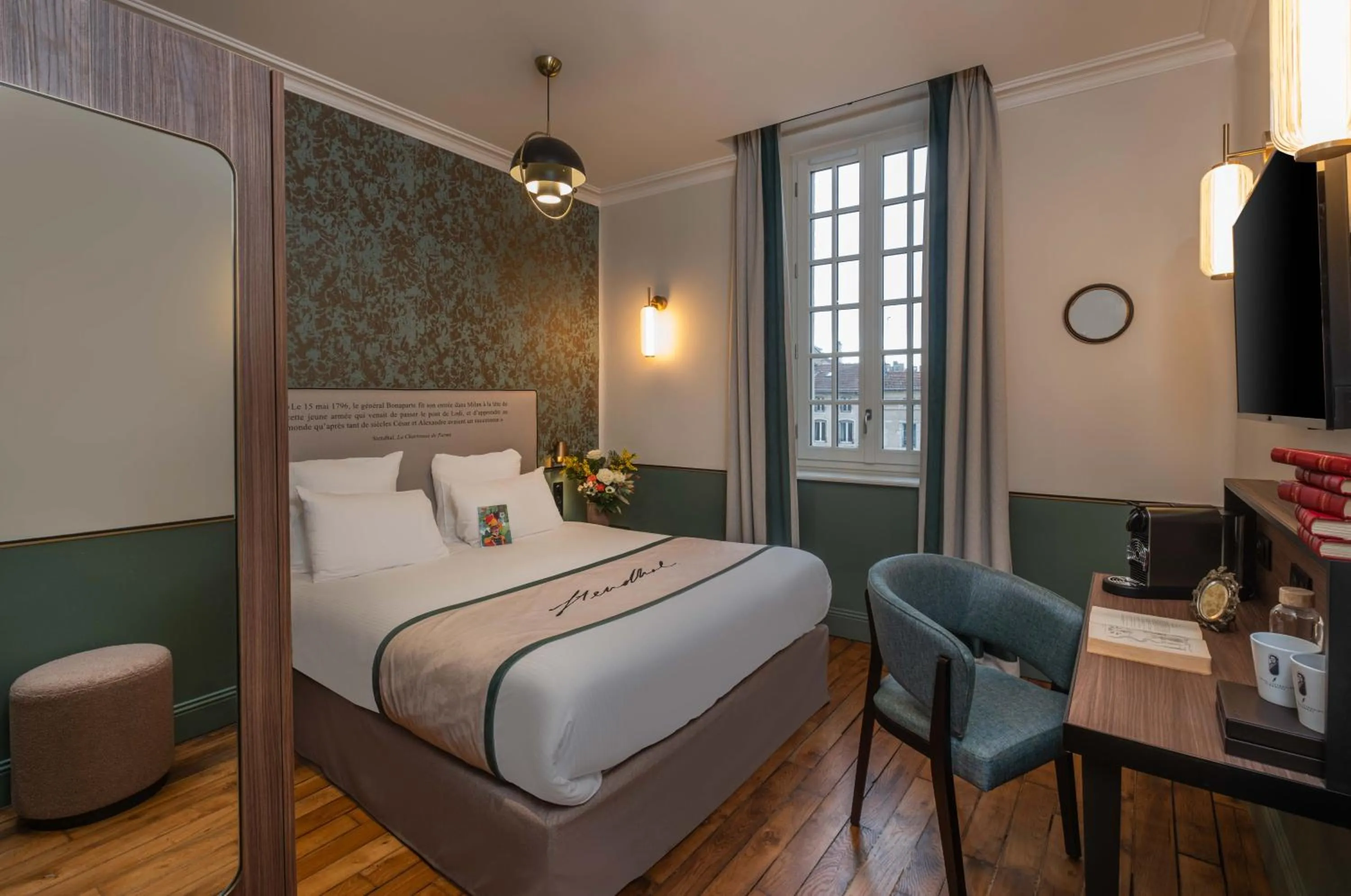 Bedroom, Bed in Hôtel Littéraire Stendhal et Spa