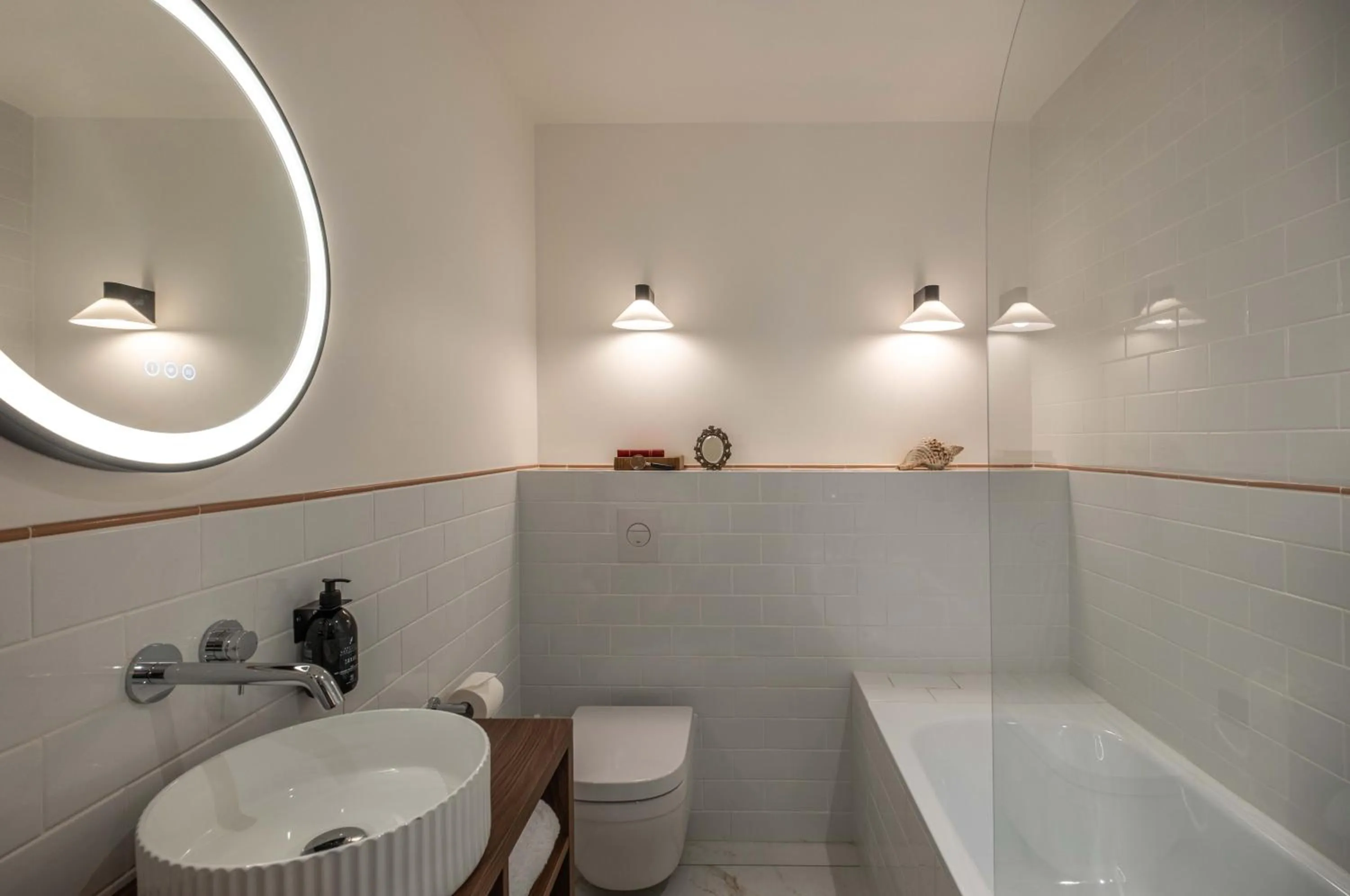 Bathroom in Hôtel Littéraire Stendhal et Spa