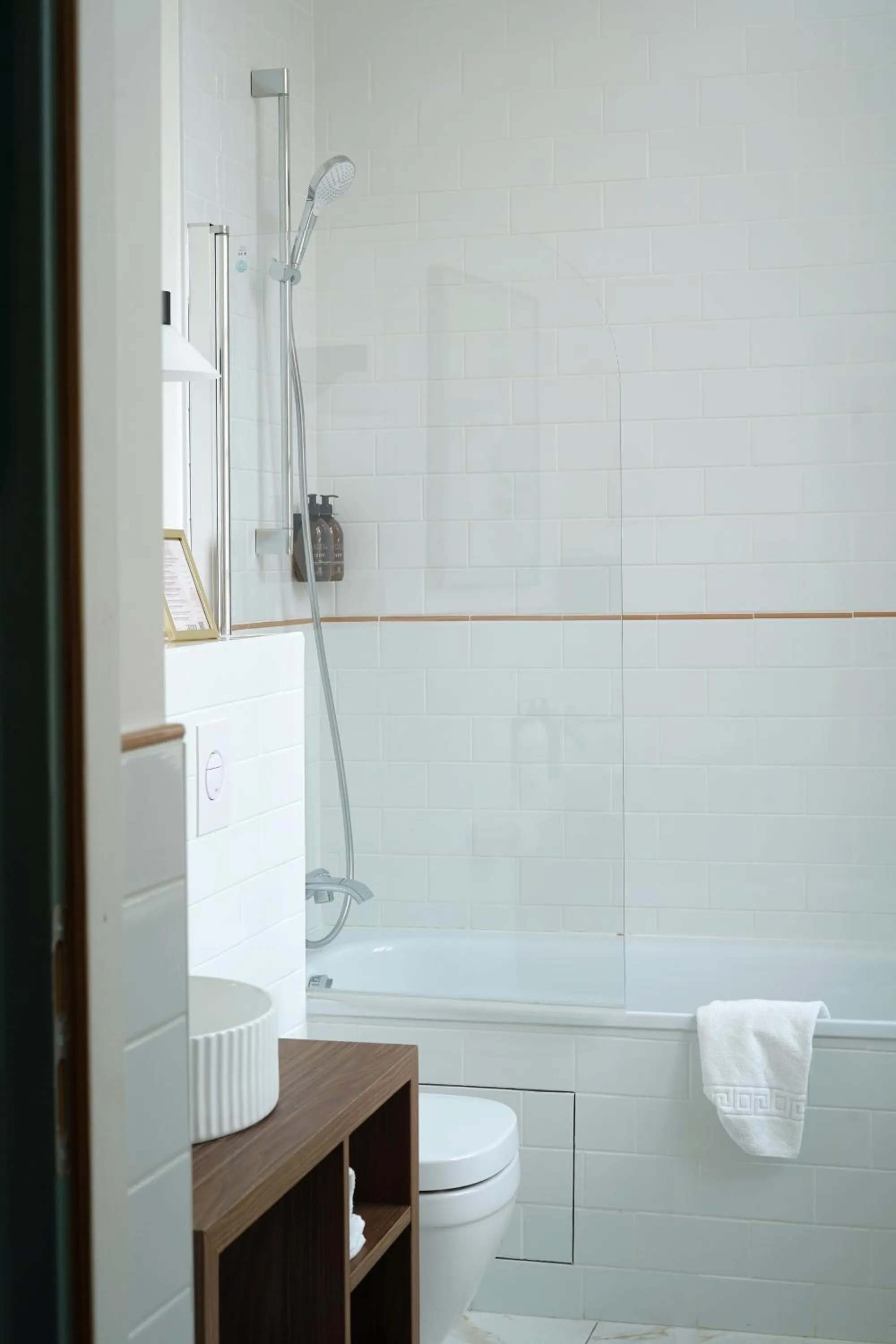 Bathroom in Hôtel Littéraire Stendhal et Spa