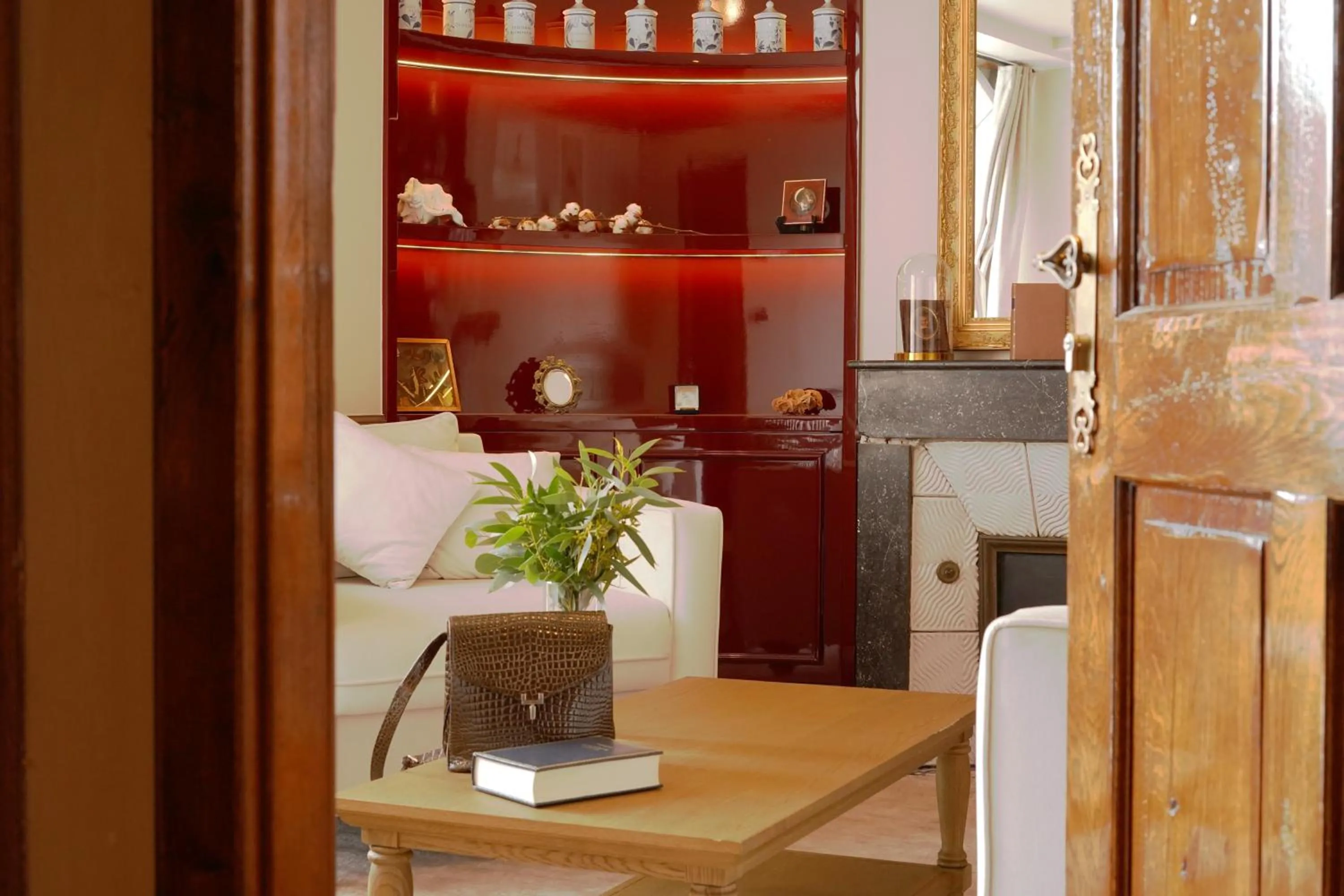 Living room in Hôtel Littéraire Stendhal et Spa