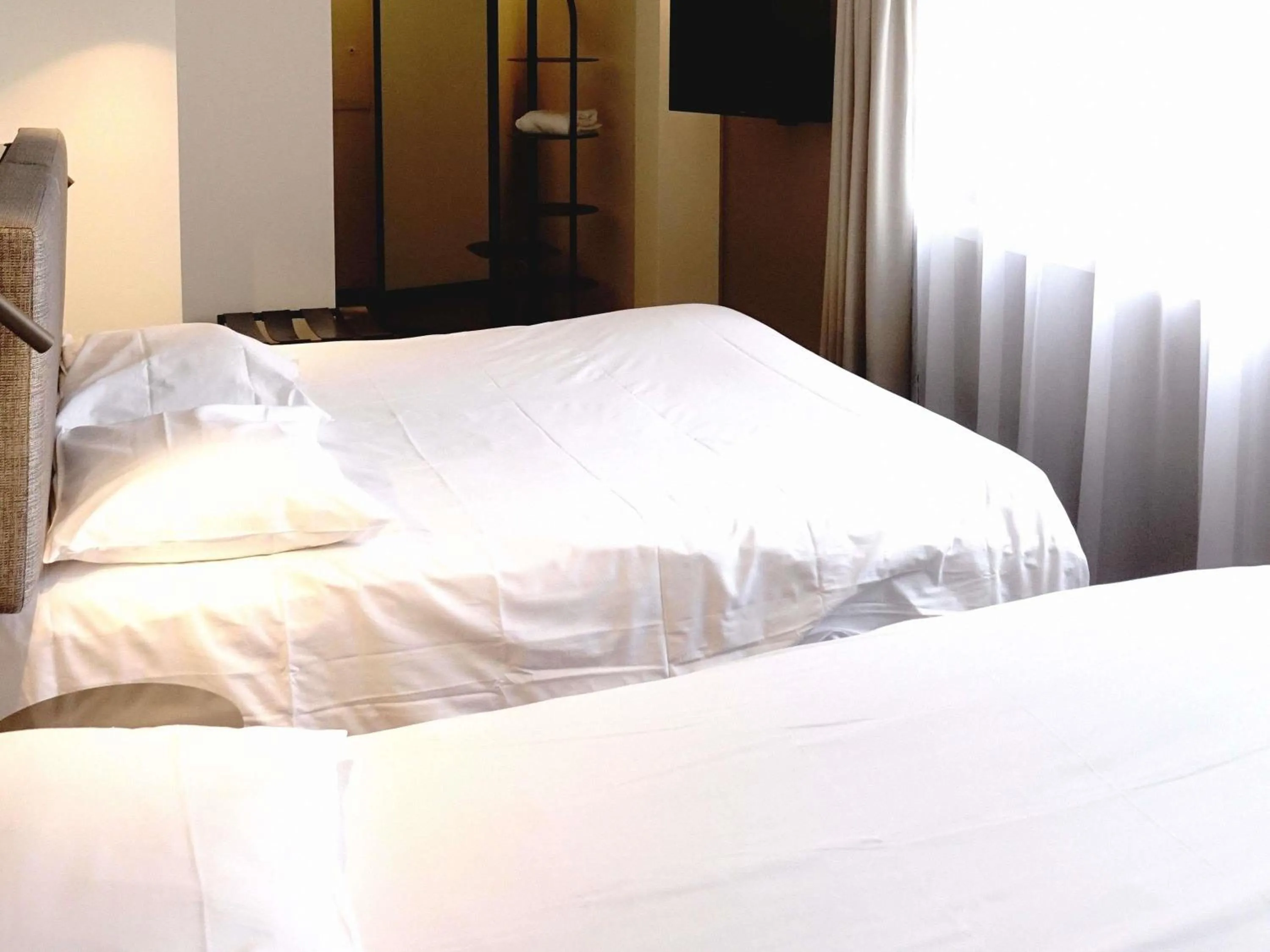 Bedroom, Bed in ibis Lille Centre Grand Place