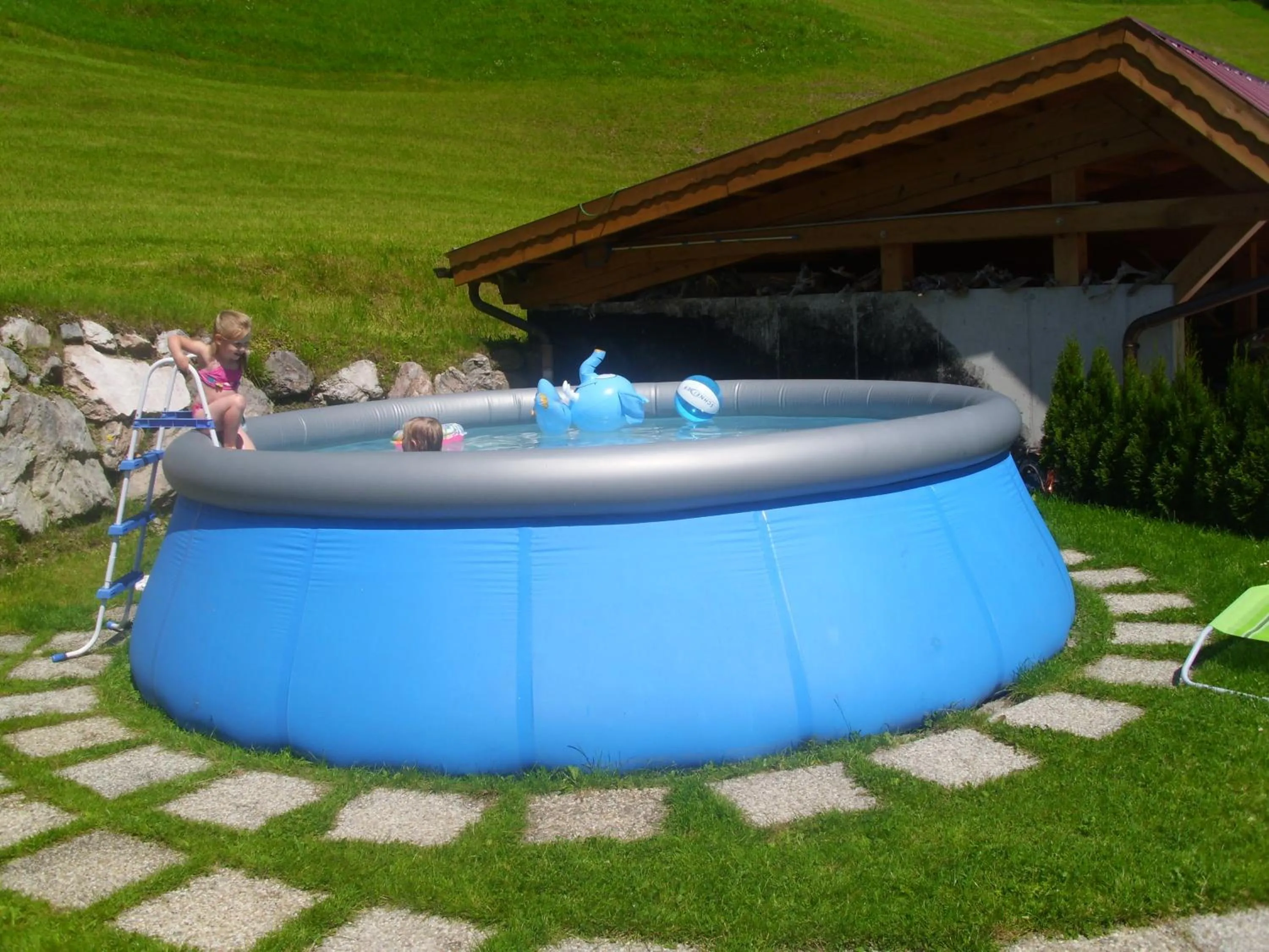 Swimming pool in Untersteinhof