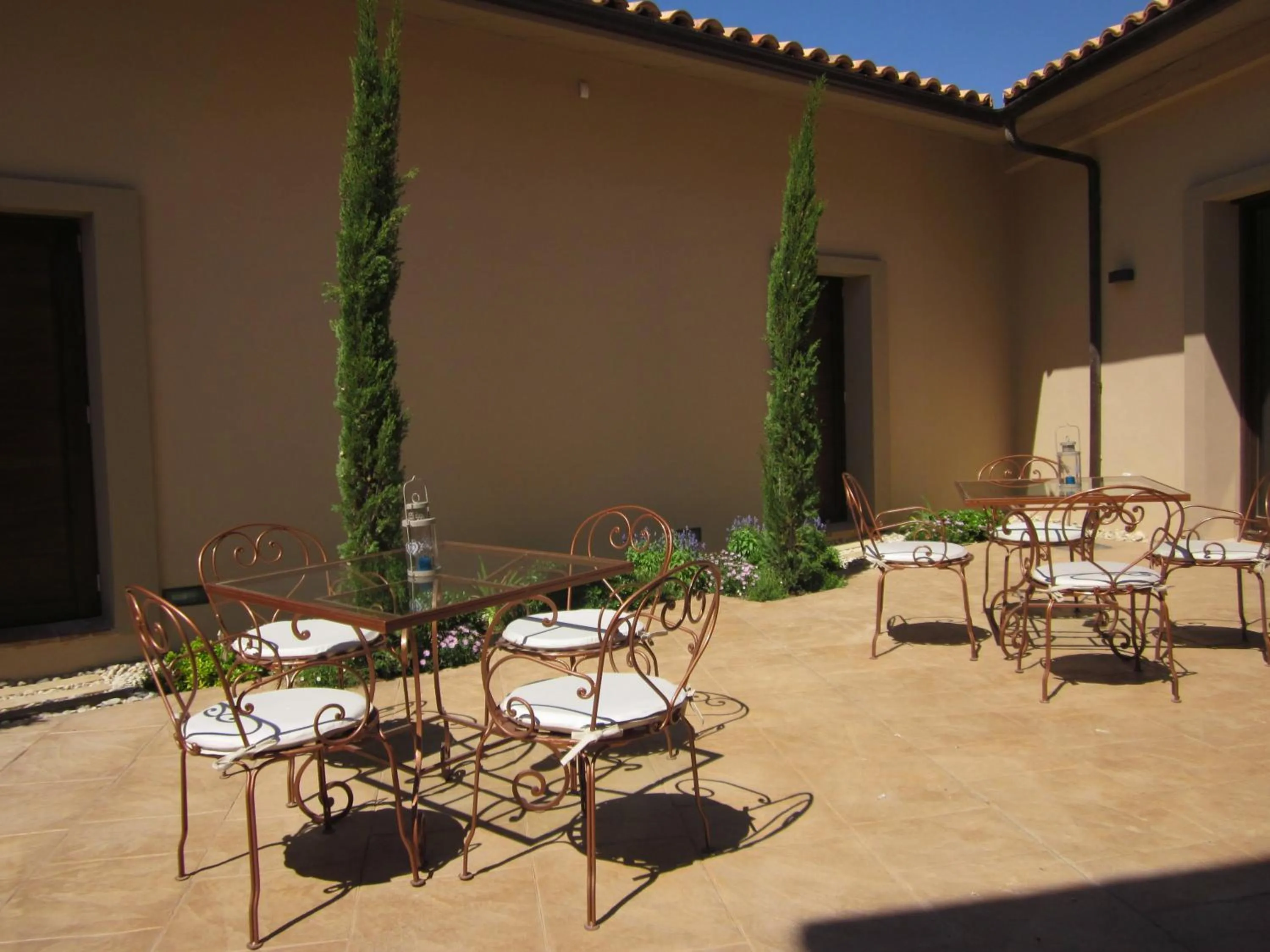 Patio in Hotel Villa Monter