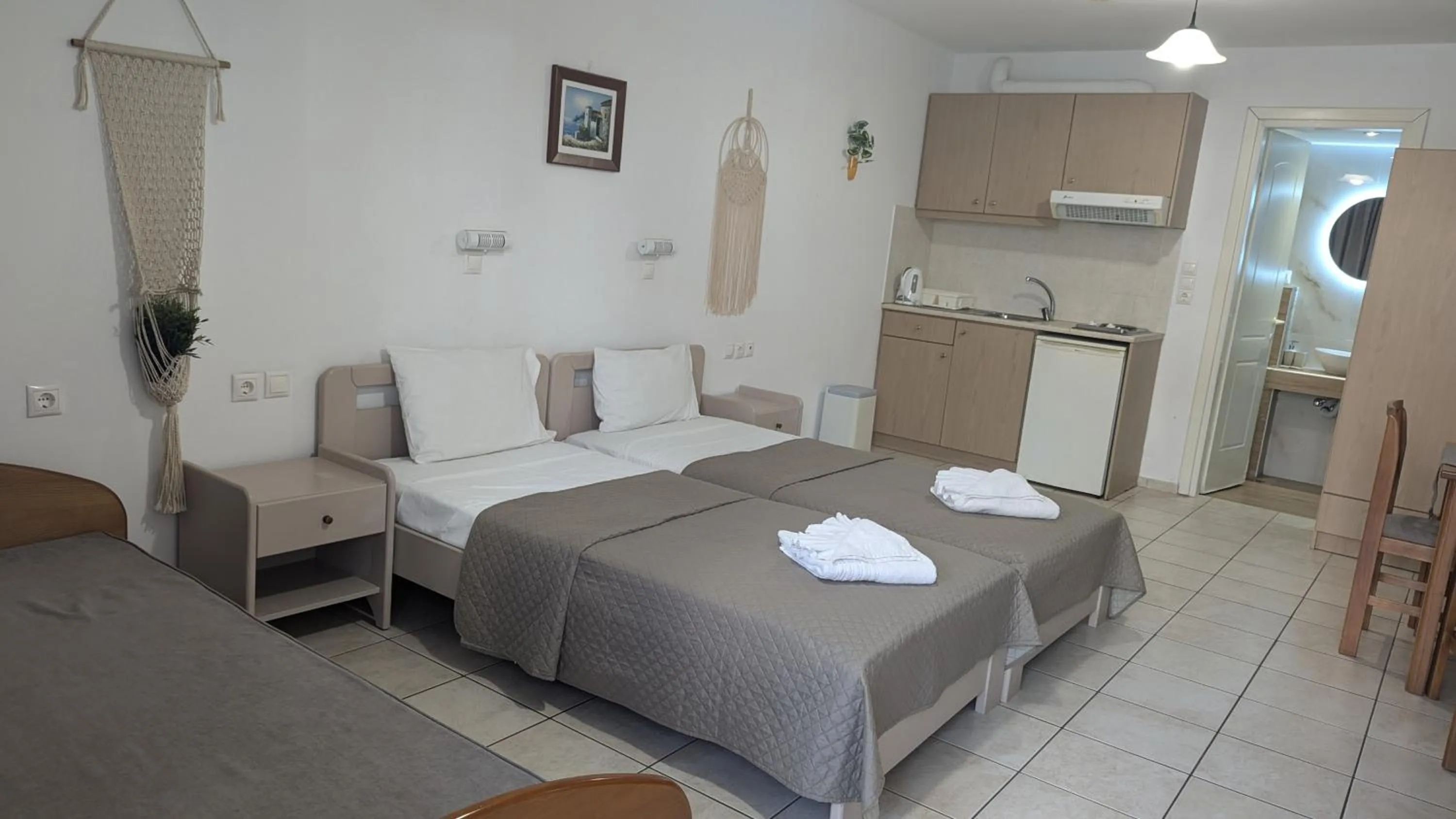 Photo of the whole room, Bed in Galini Apartments