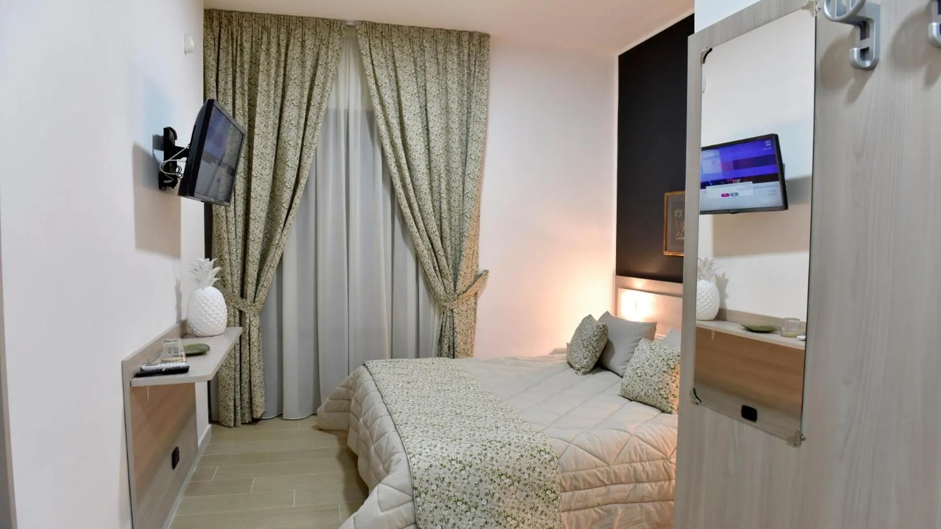 TV and multimedia, Bed in Bed And Breakfast Garibaldi54