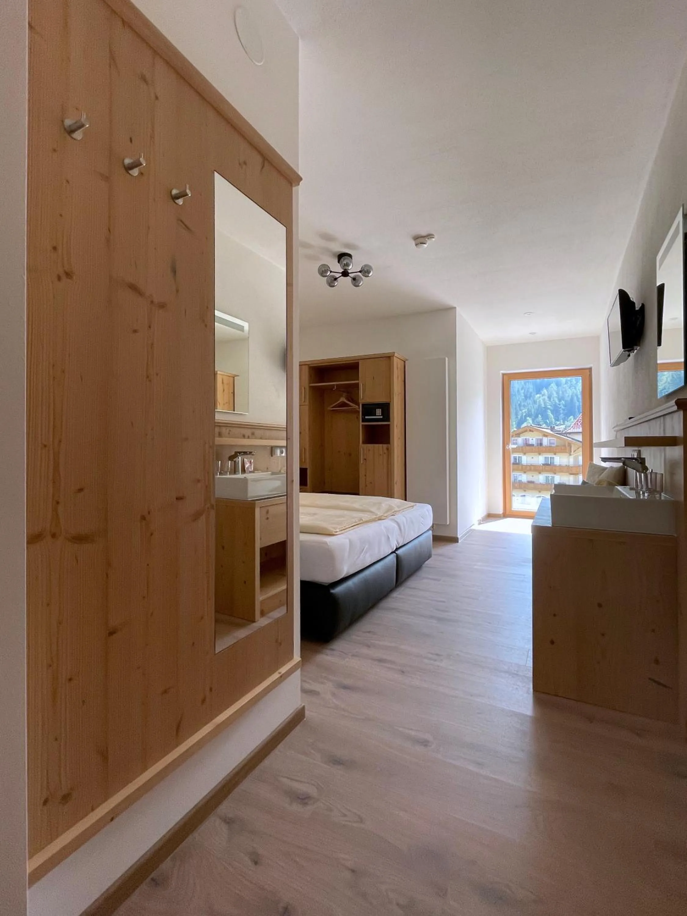 Bedroom, Bed in Hotel & Suites Glück Auf