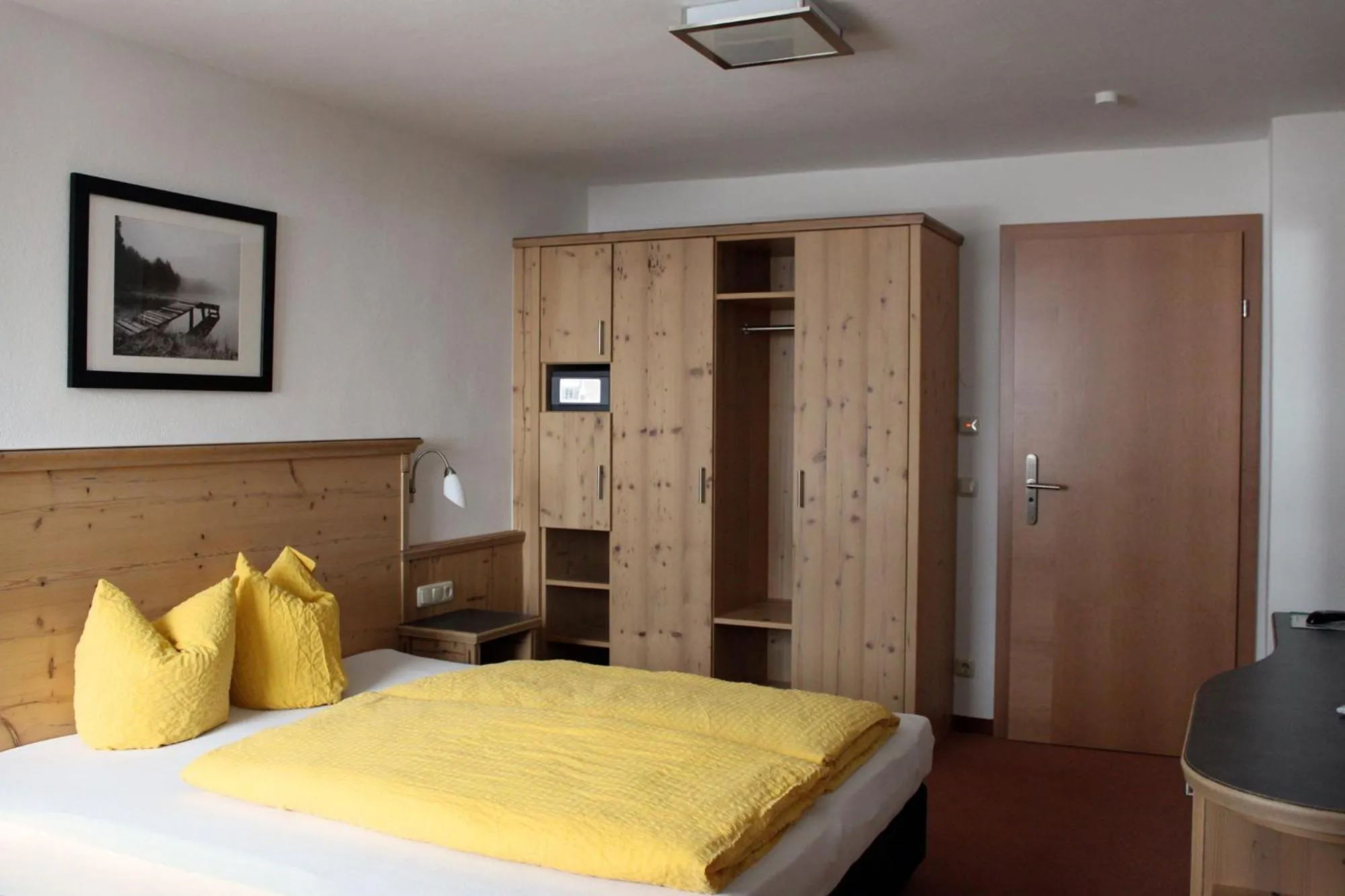 Bedroom, Bed in Hotel & Suites Glück Auf