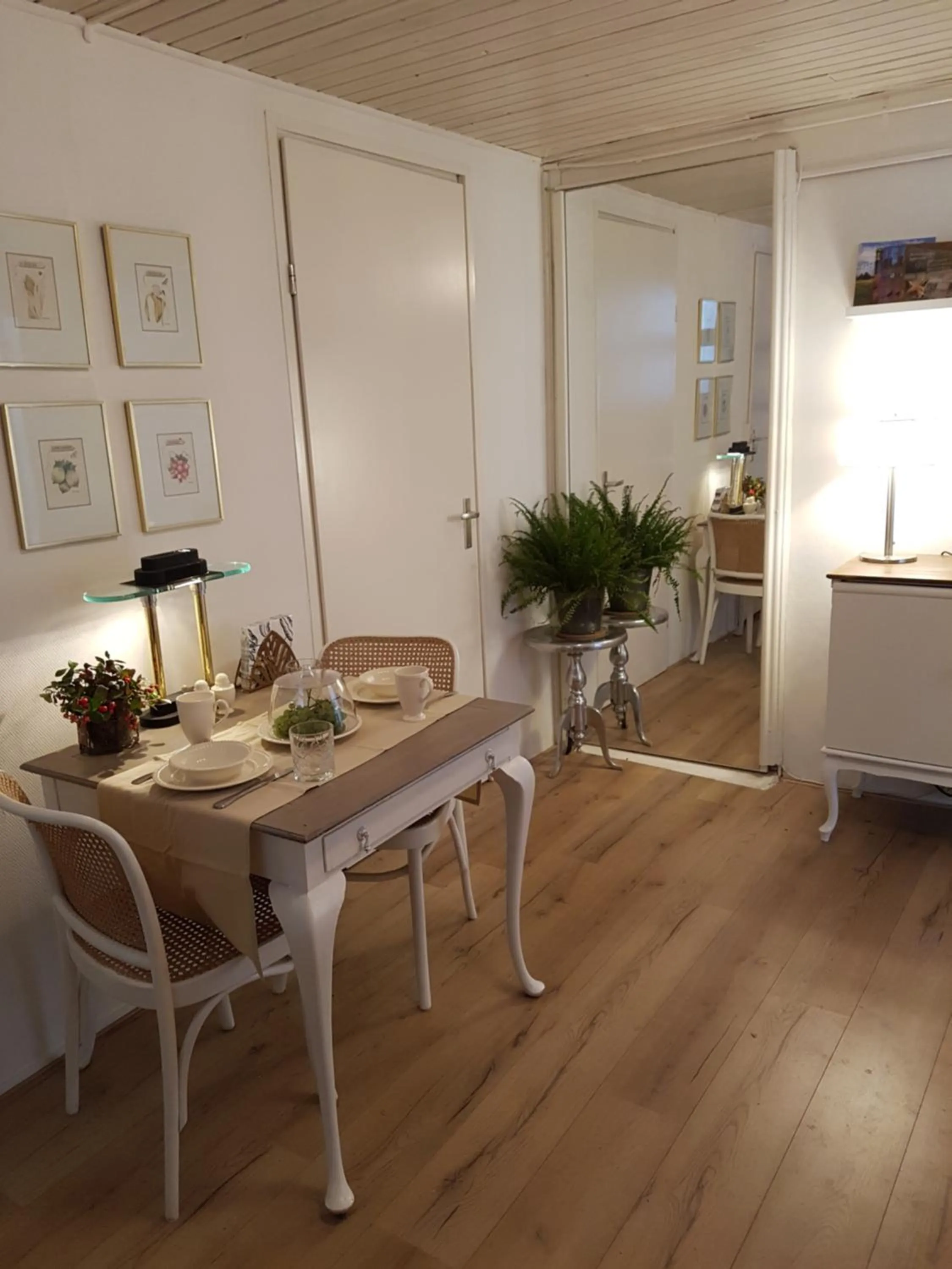 Dining area in B&B de Panheide