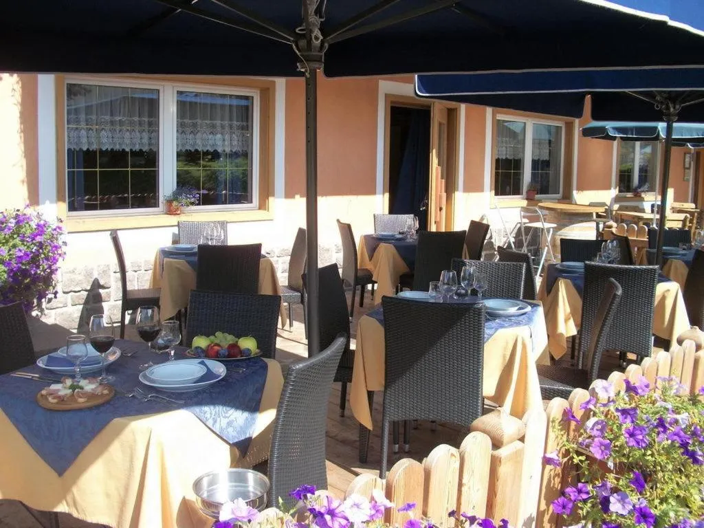 Restaurant/places to eat in Hotel Vallechiara