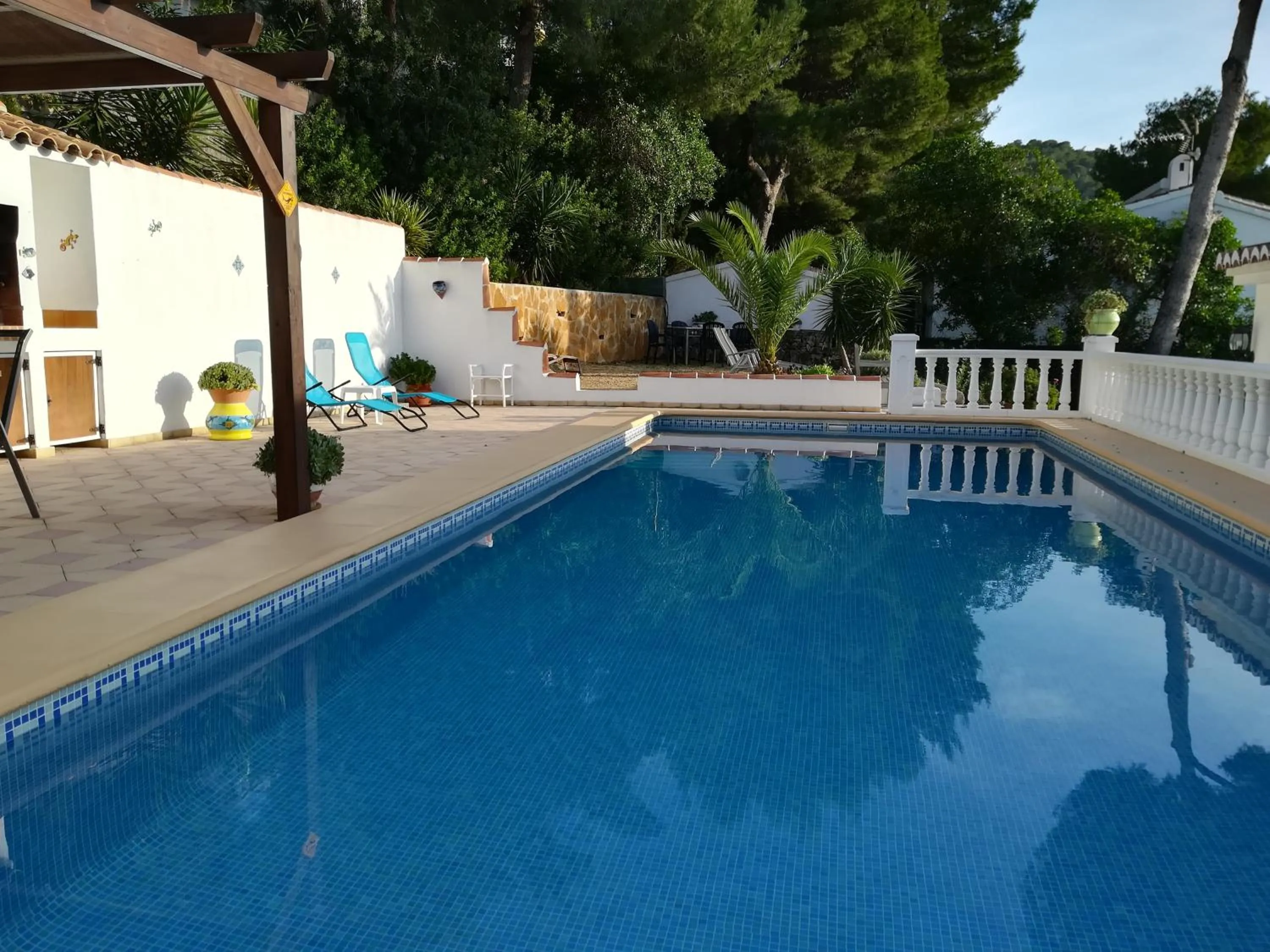 Swimming pool in FerienwohnungMoraira
