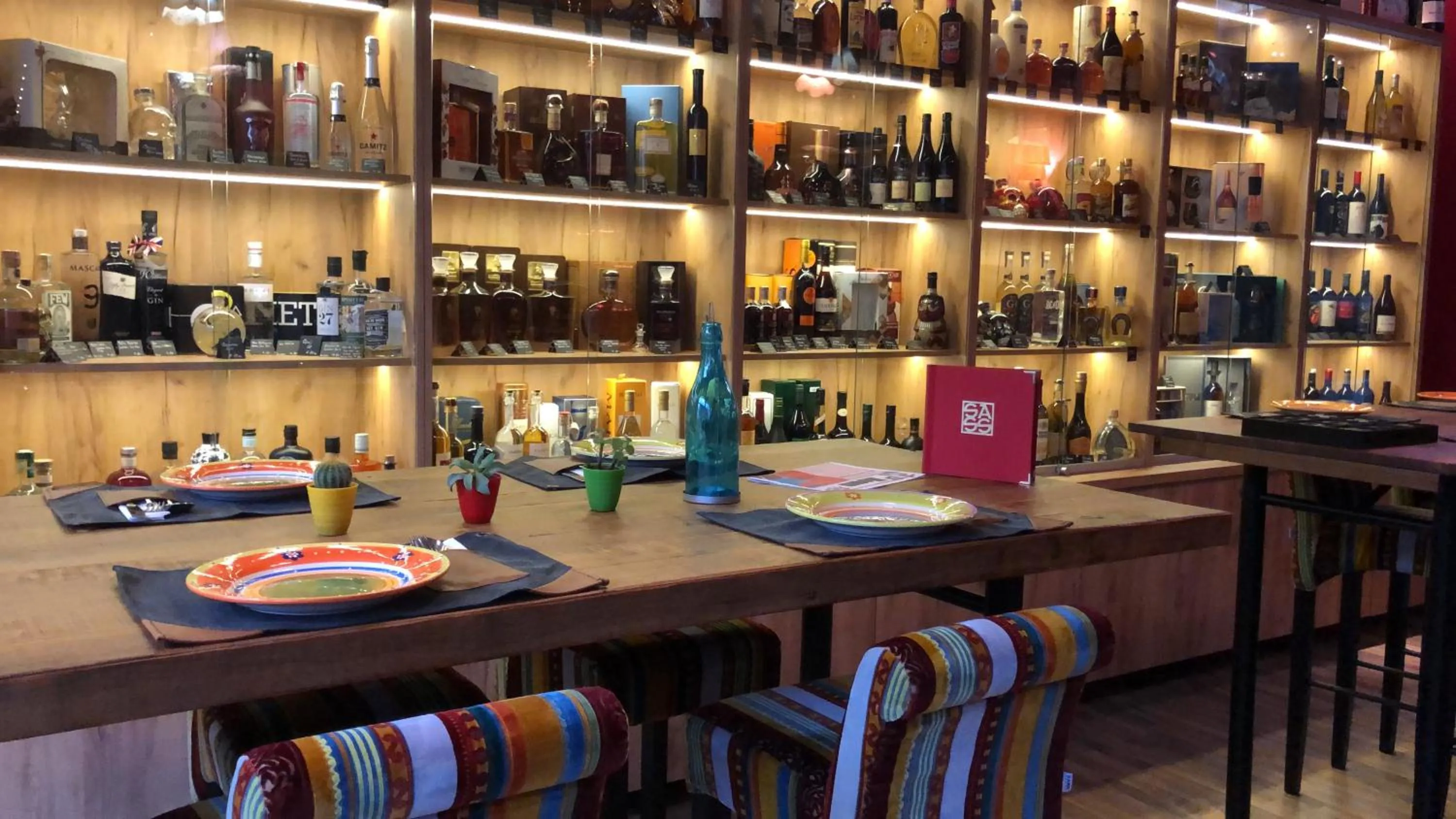 Restaurant/places to eat in SASS APARTHOTEL