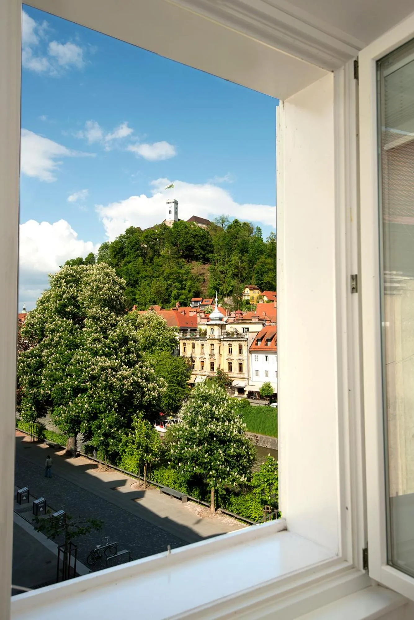 Nearby landmark in Galeria River