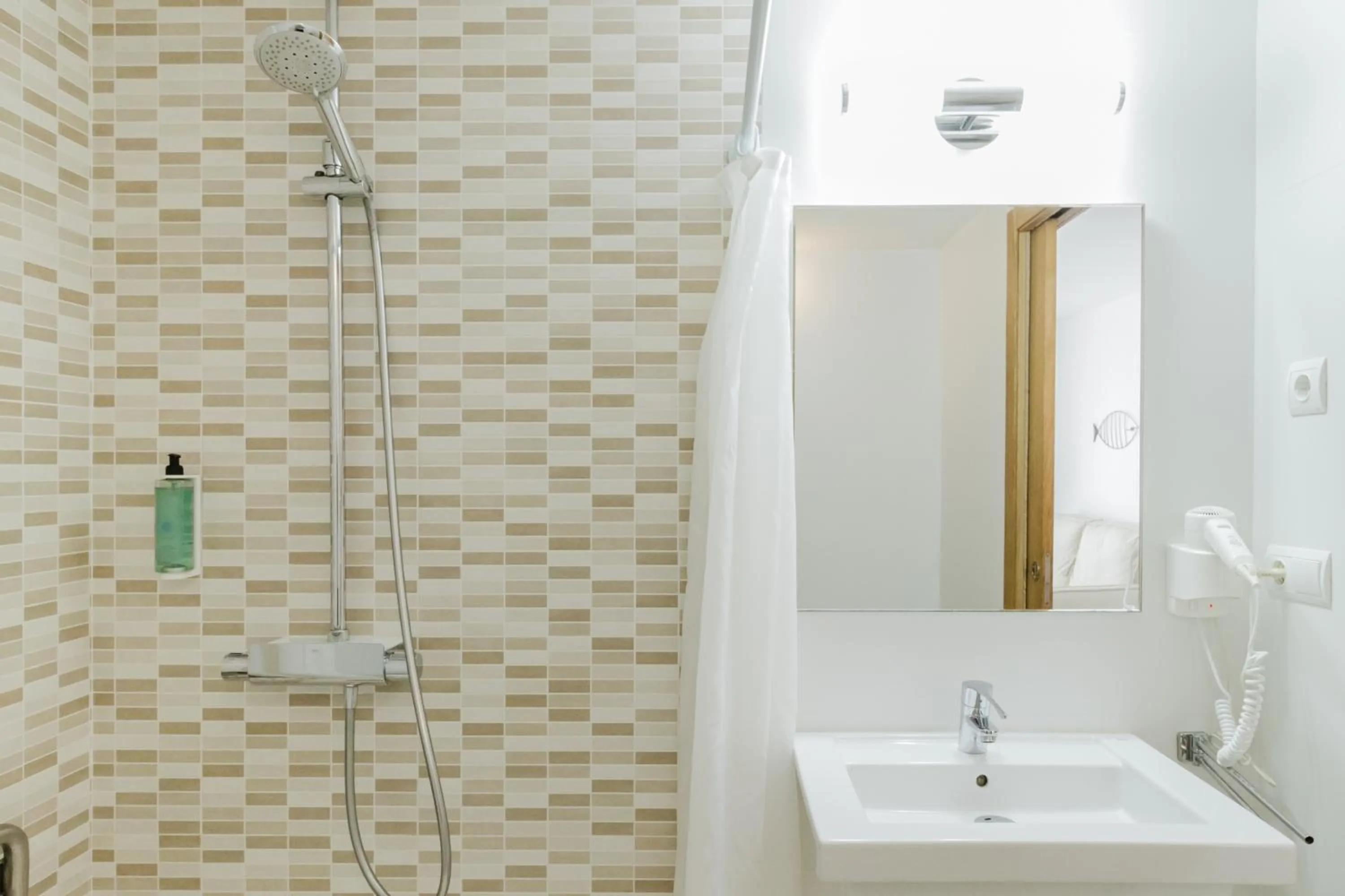 Bathroom in Apartamentos Es Pujols - Emar Hotels