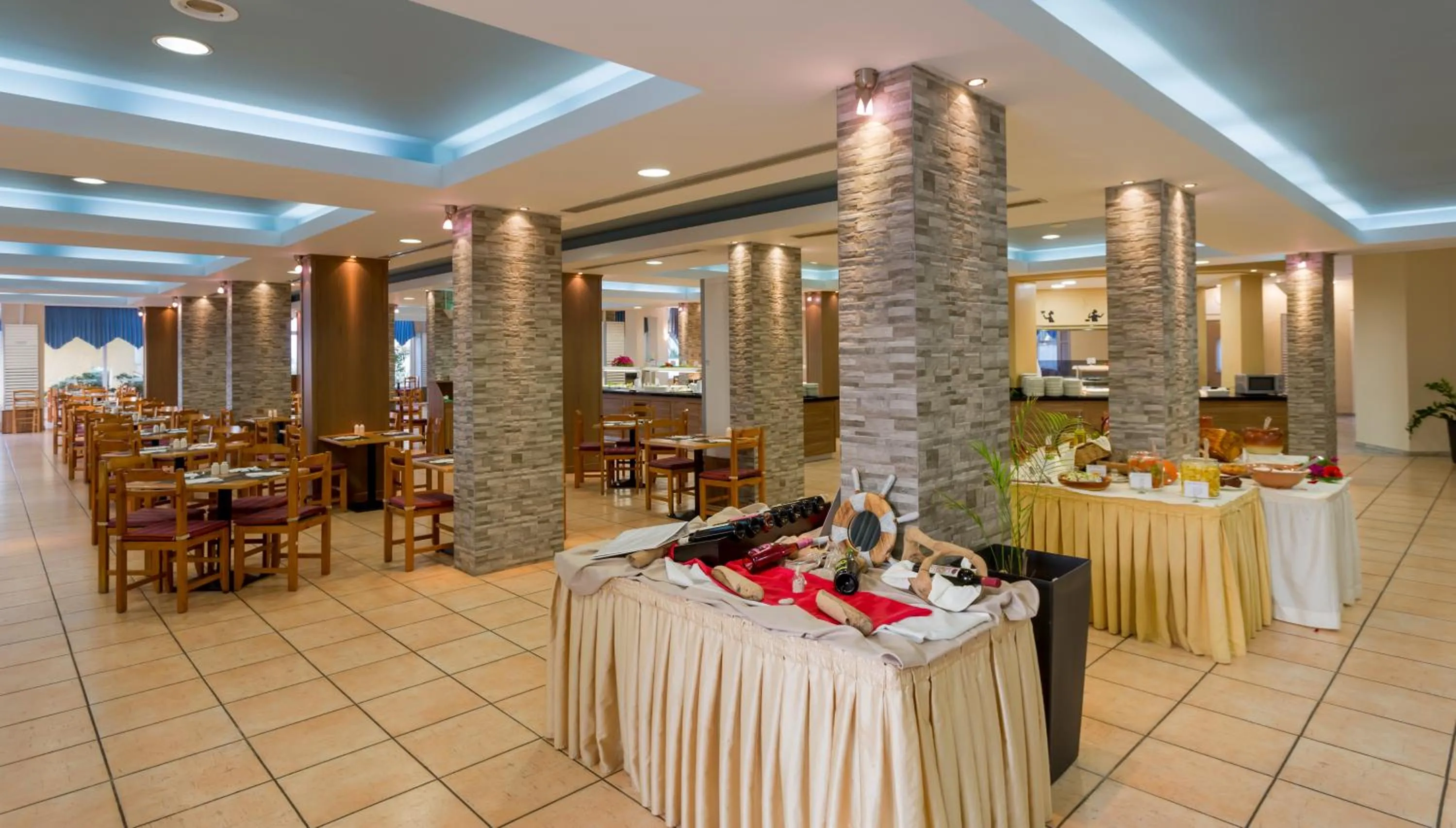 Restaurant/places to eat in Dessole Dolphin Bay - All Inclusive