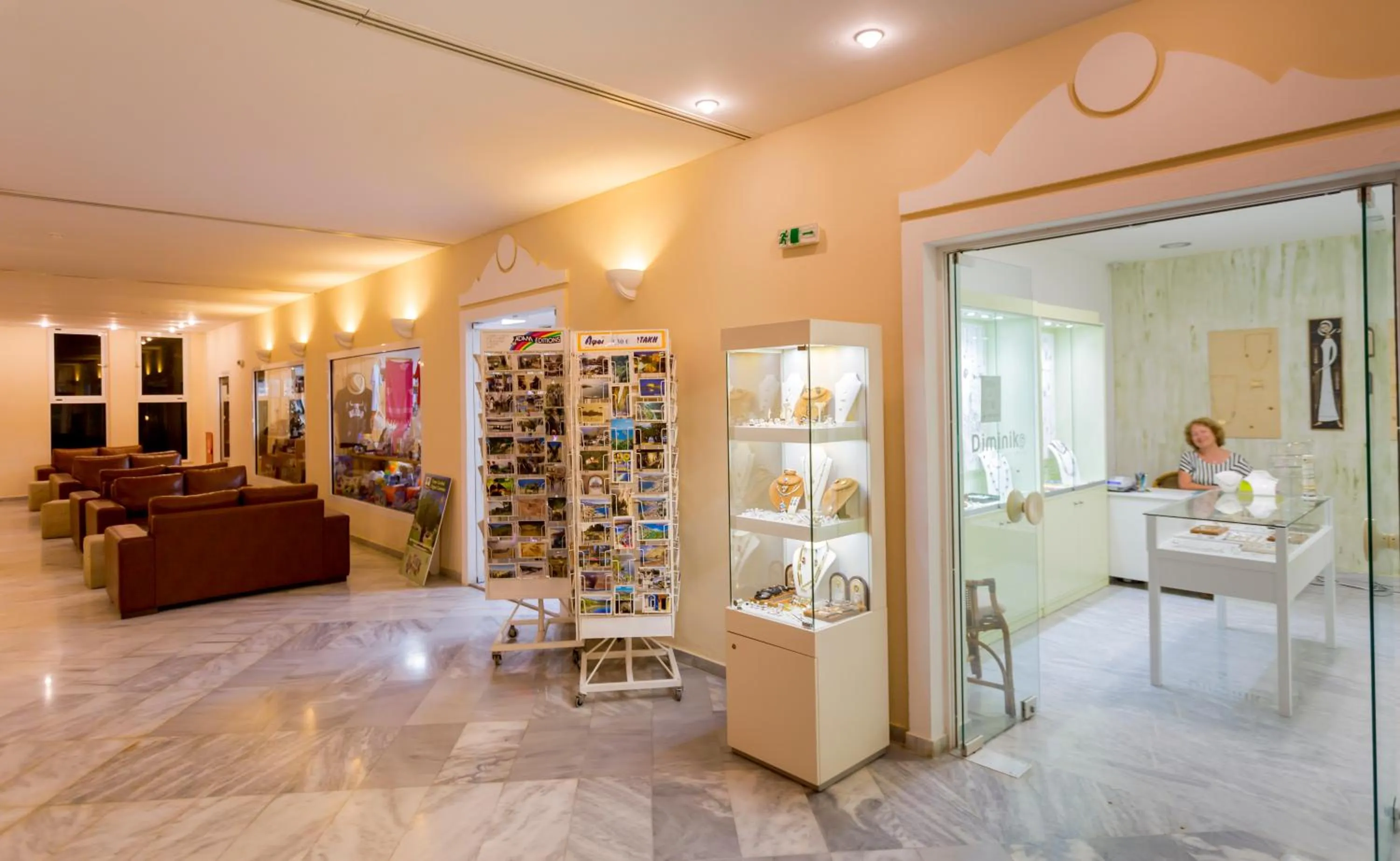 On-site shops in Dessole Dolphin Bay - All Inclusive