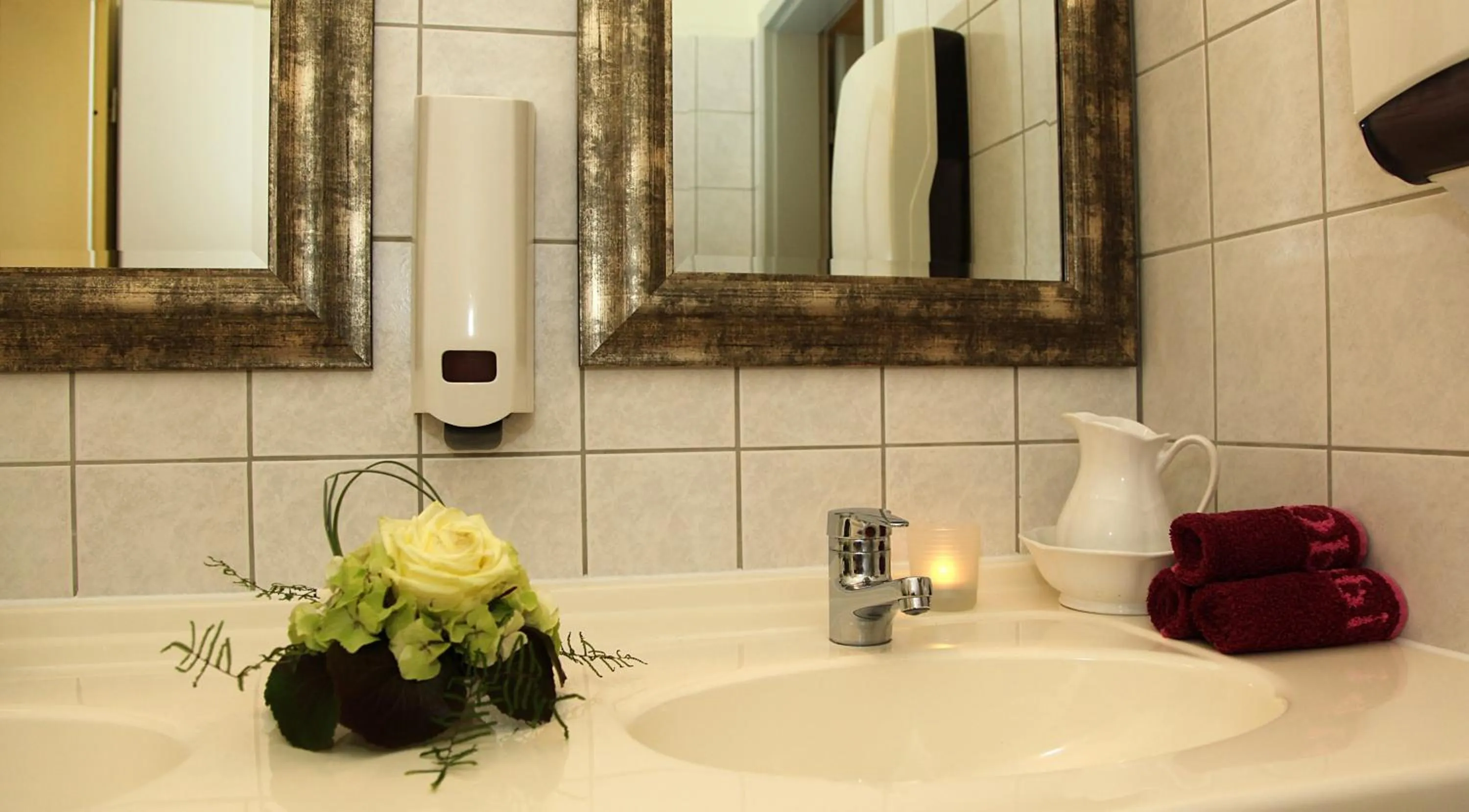 Bathroom in Hotel Antares