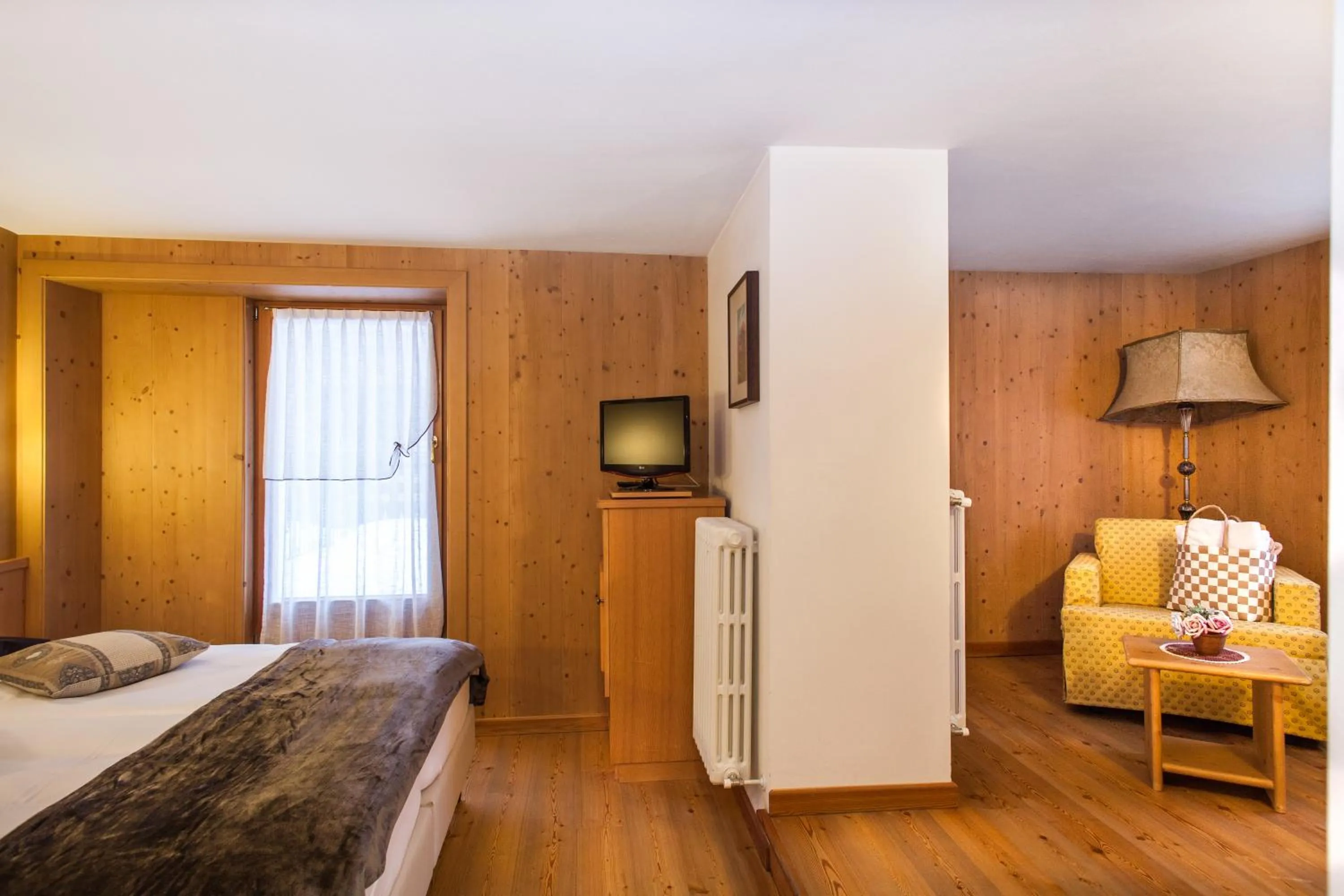 Mountain view, Bed in Hotel Pedranzini