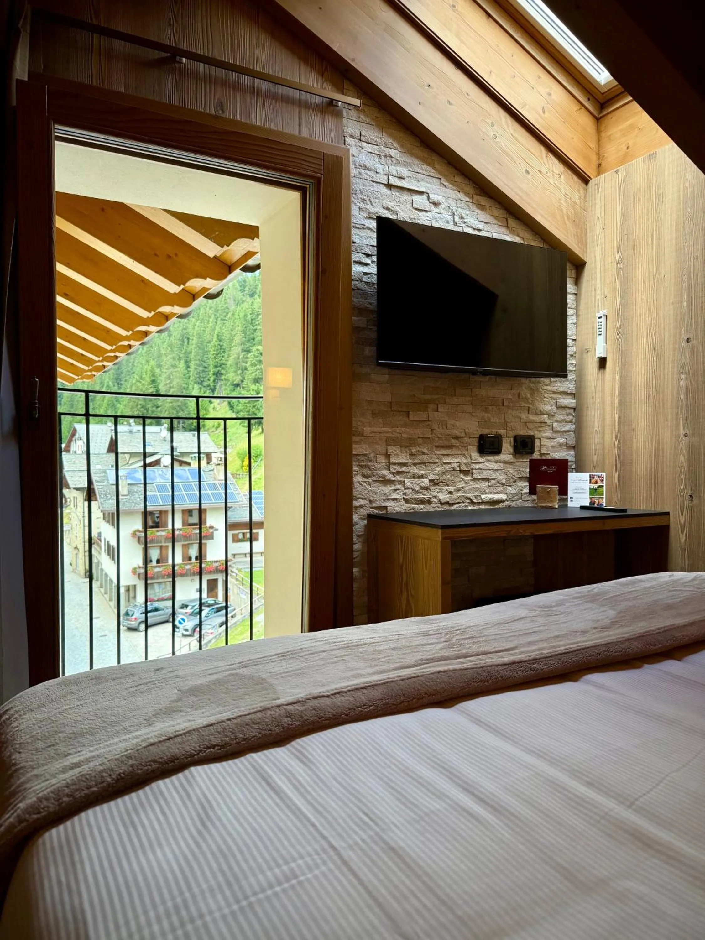 View (from property/room), Bed in Hotel Pedranzini