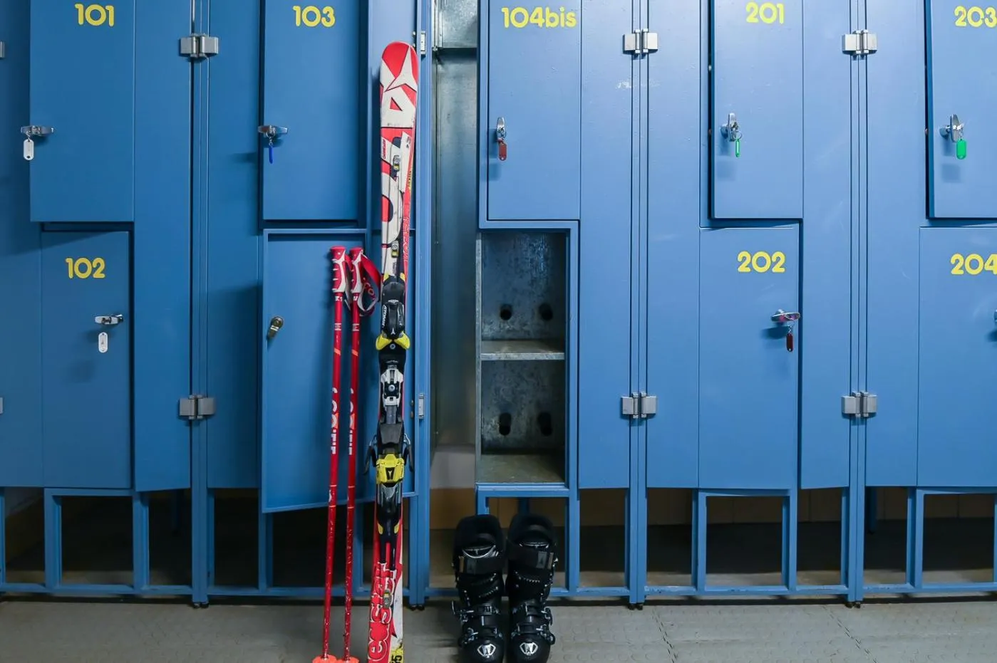 Skiing in Hotel Pedranzini