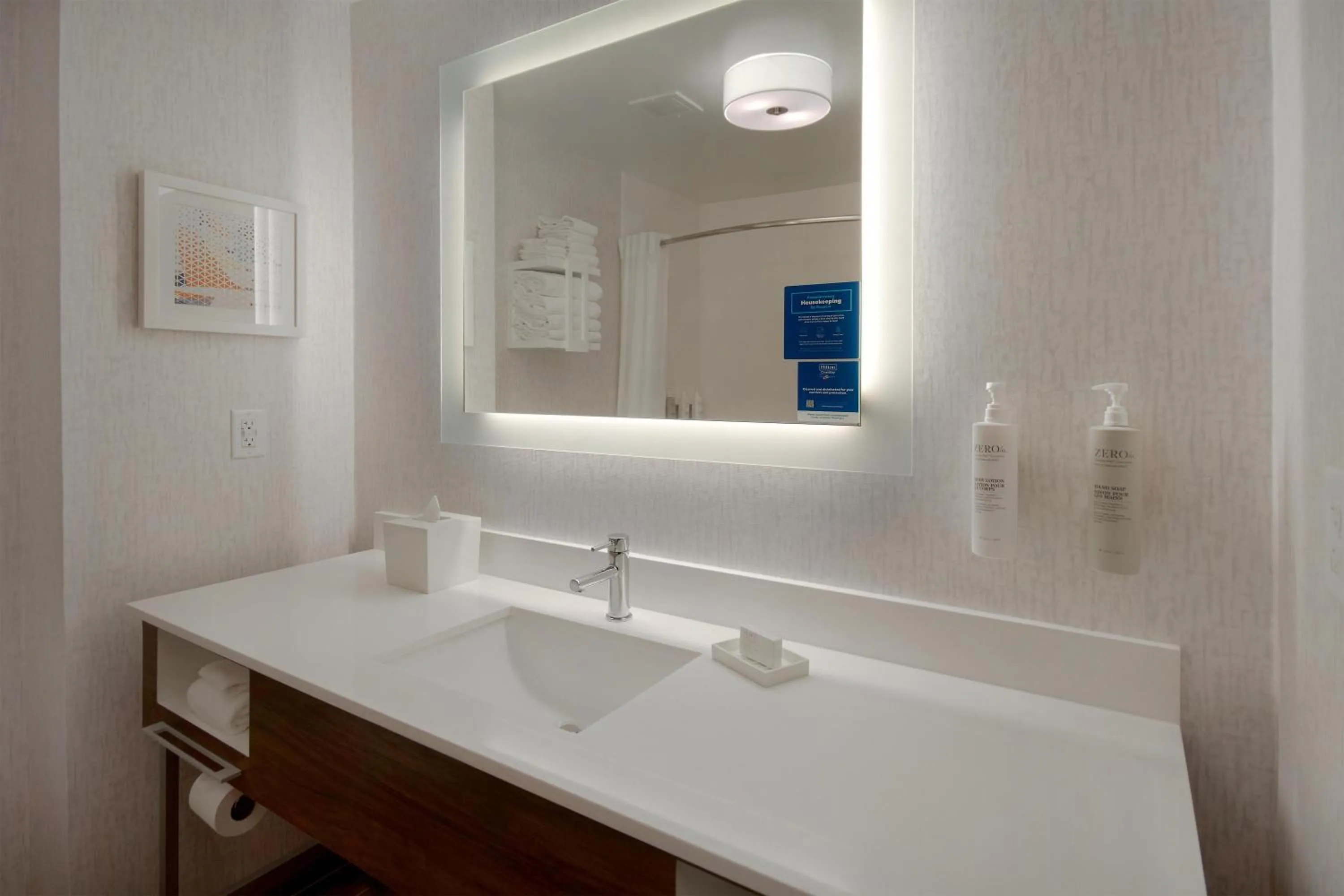 Bathroom in Hampton Inn & Suites Dayton-Vandalia