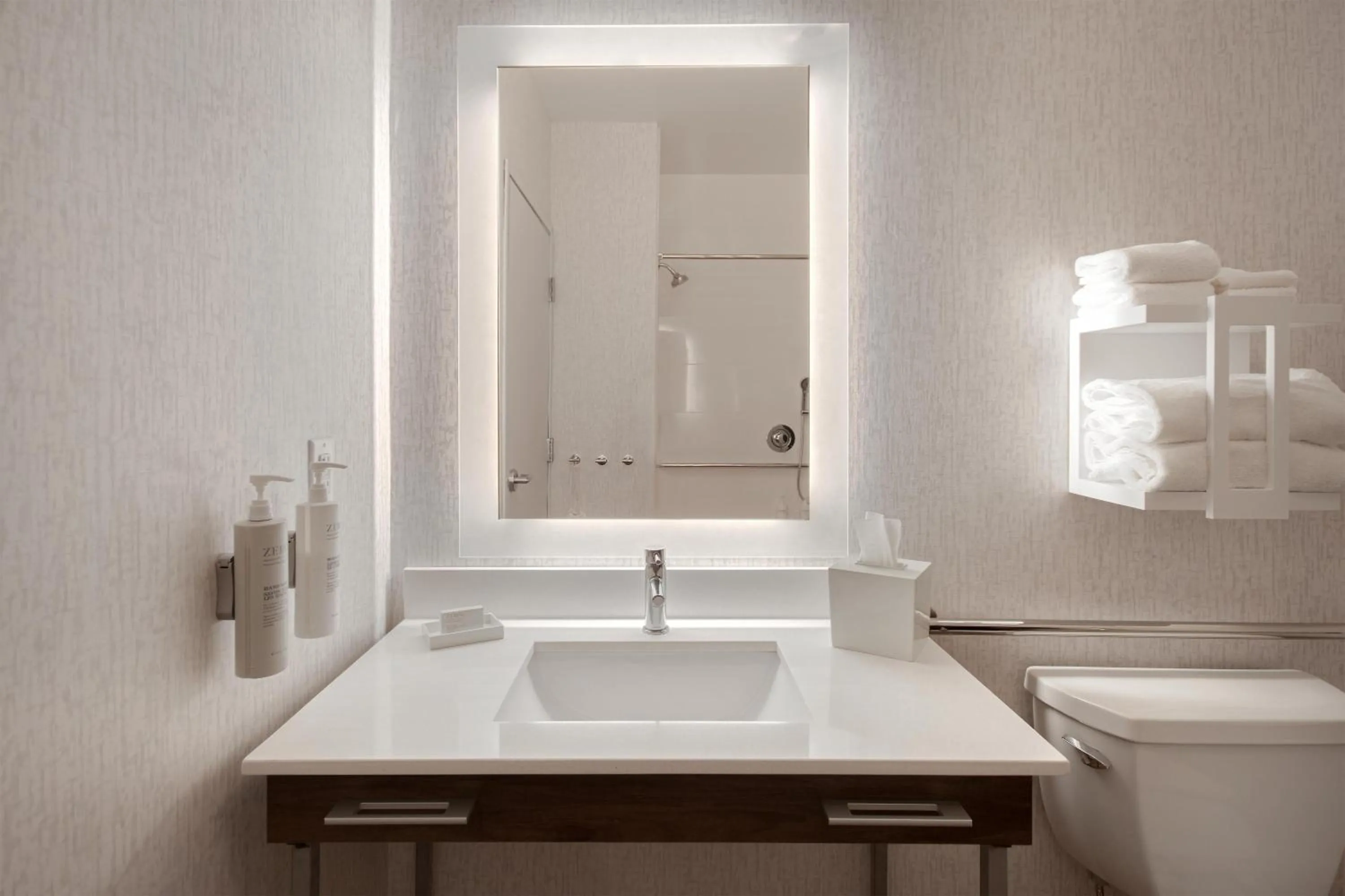 Bathroom in Hampton Inn & Suites Dayton-Vandalia