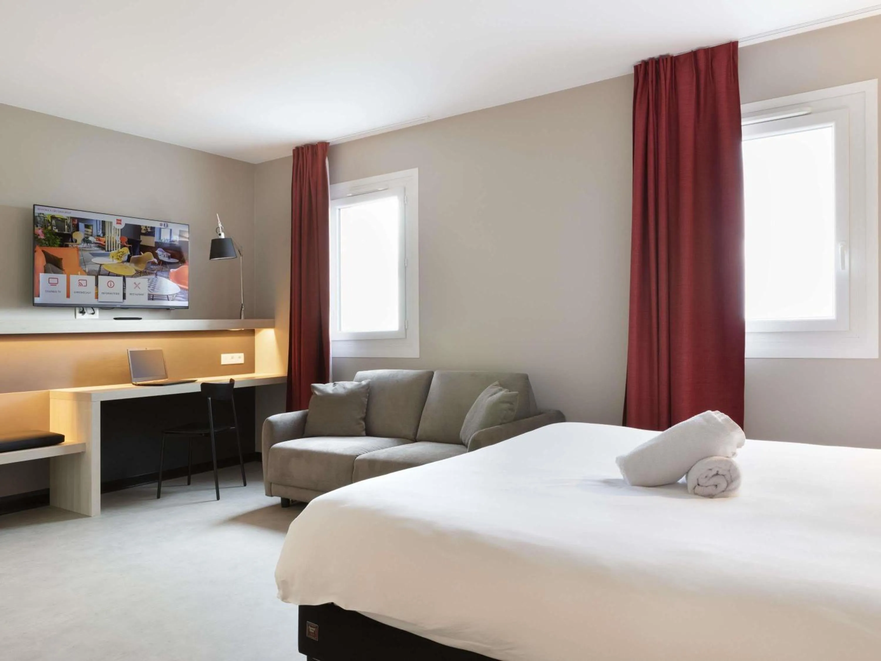 Bedroom, Bed in ibis Douai Dechy