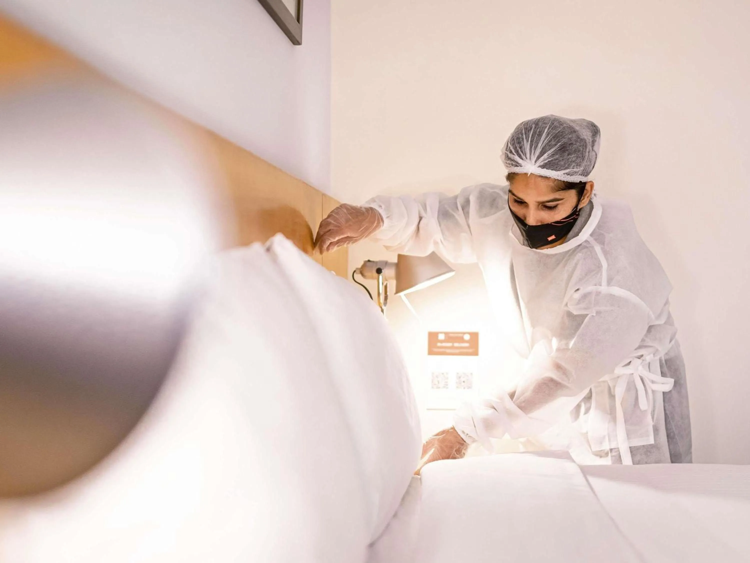 Bedroom in ibis Douai Dechy