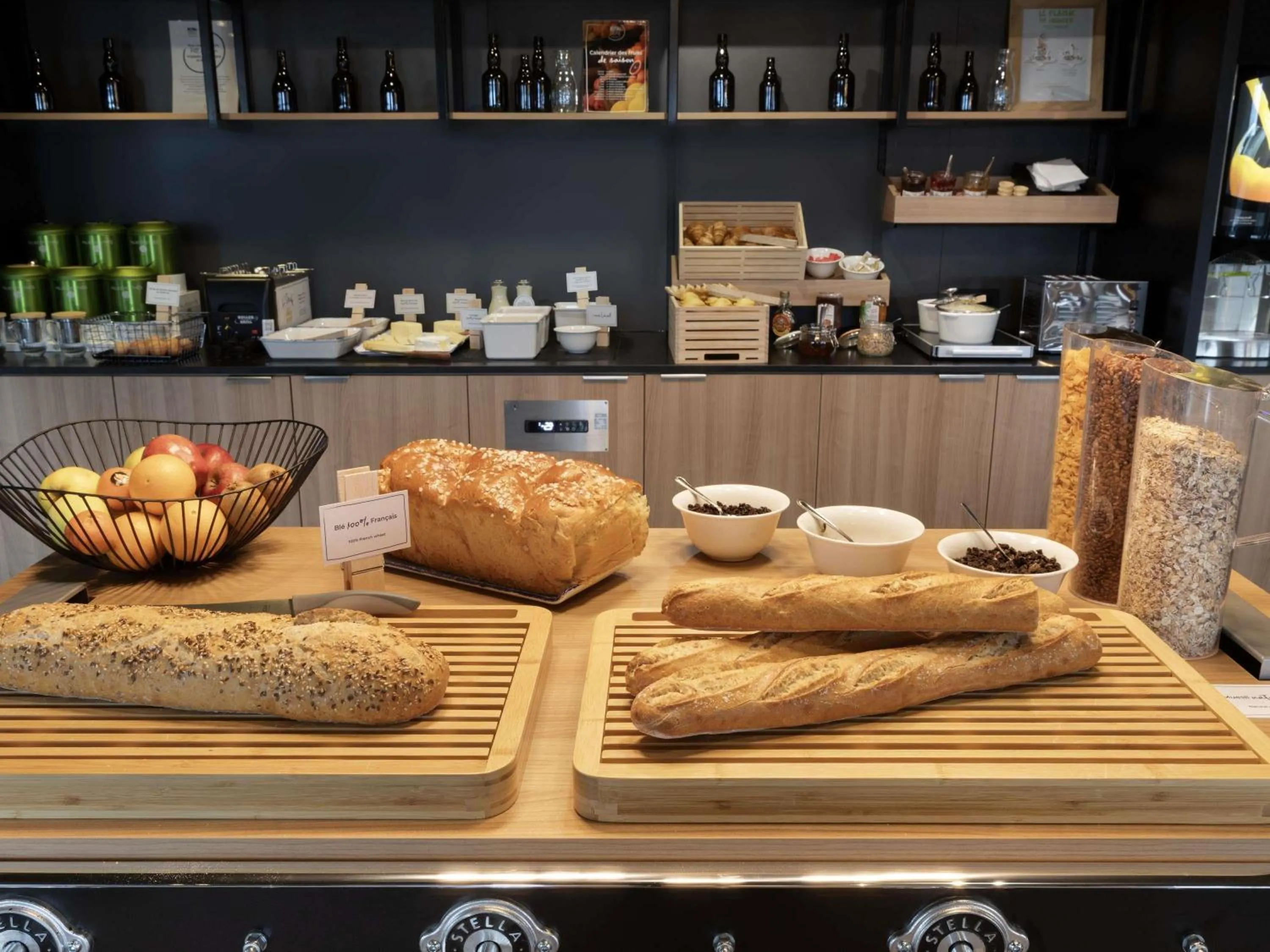 Restaurant/places to eat in ibis Douai Dechy