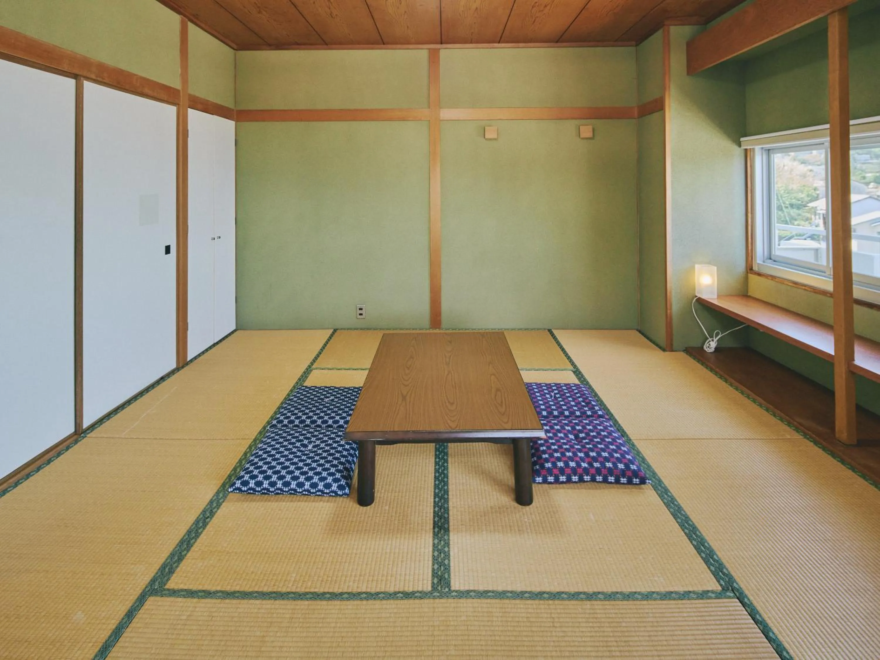 Photo of the whole room in Guest Living Mu Nanki Shirahama