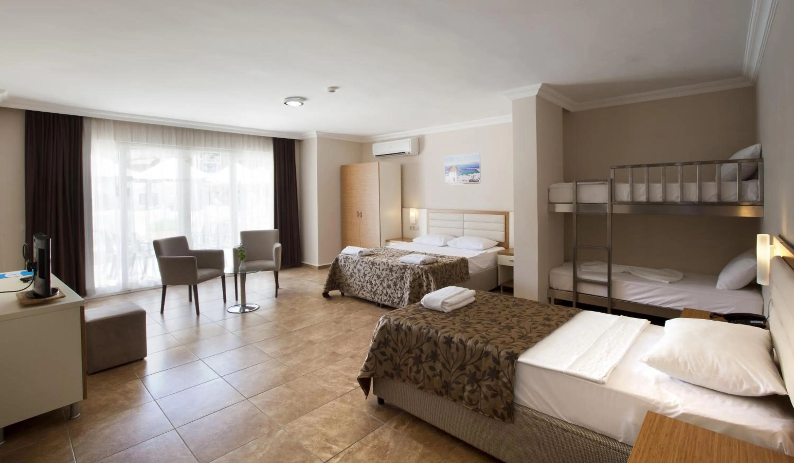 Photo of the whole room in Bitez Risa Hotel