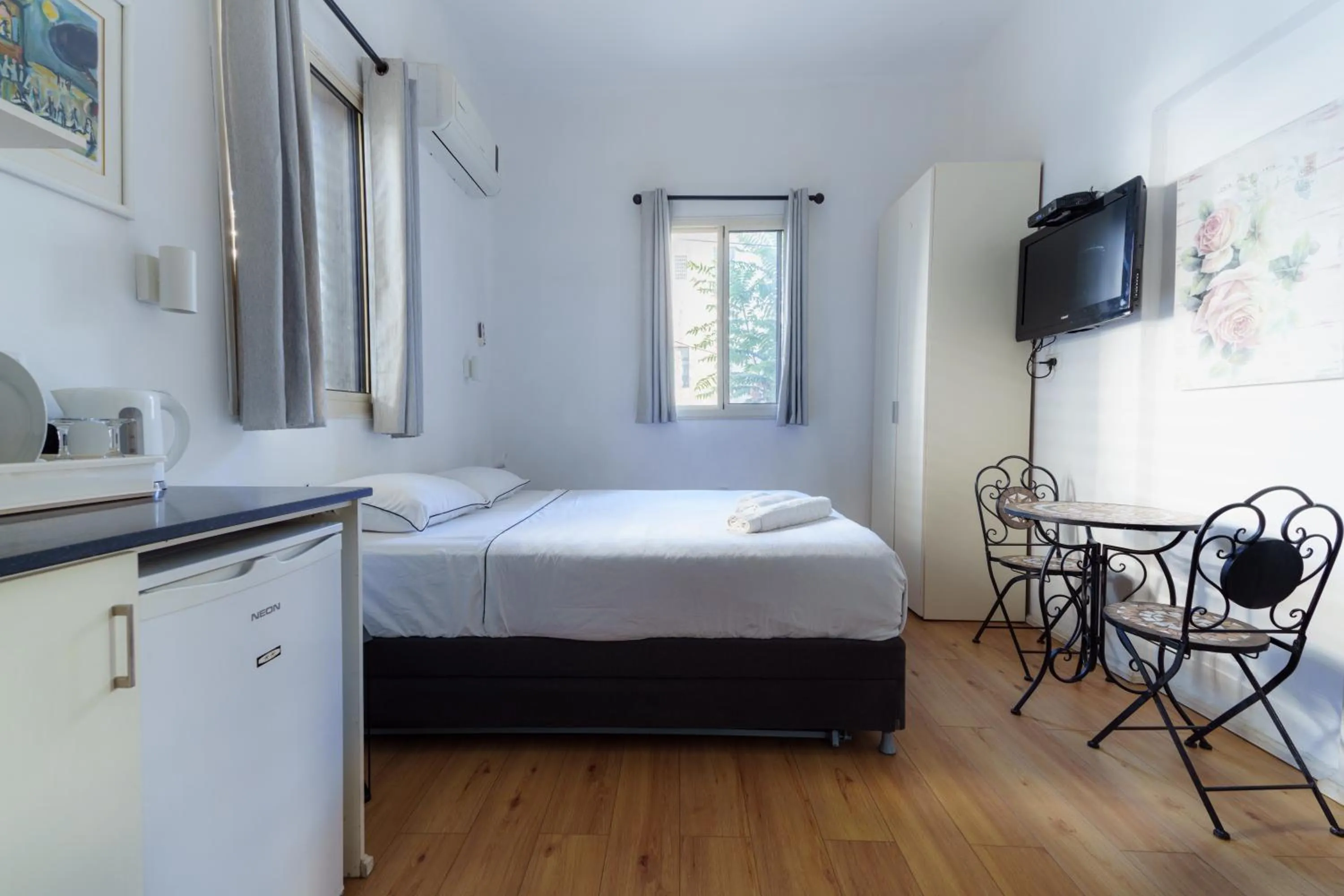 Photo of the whole room, Bed in Zimmer Garden