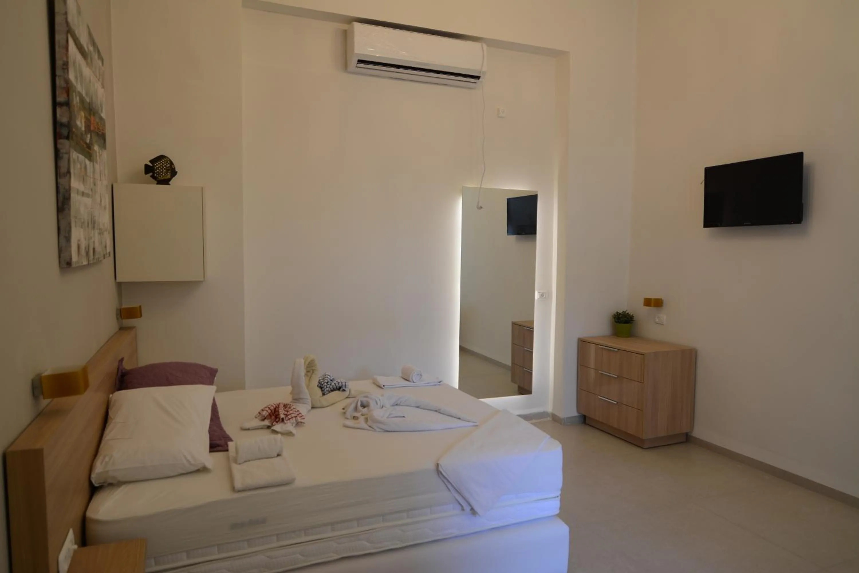 Photo of the whole room, Bed in Zimmer Garden