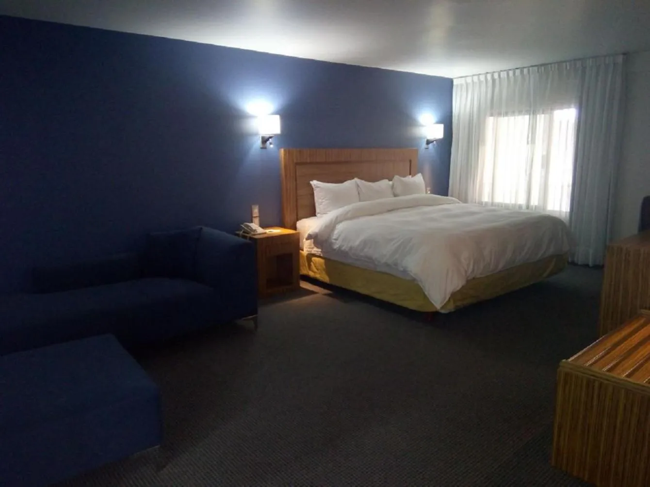 Photo of the whole room, Bed in Radisson Hotel & Convention Center Toluca