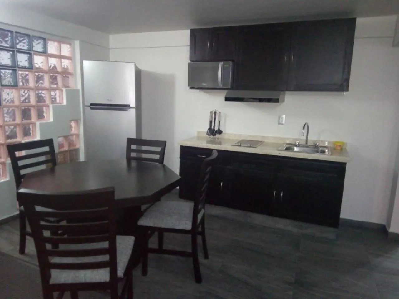 Kitchen or kitchenette in Radisson Hotel & Convention Center Toluca